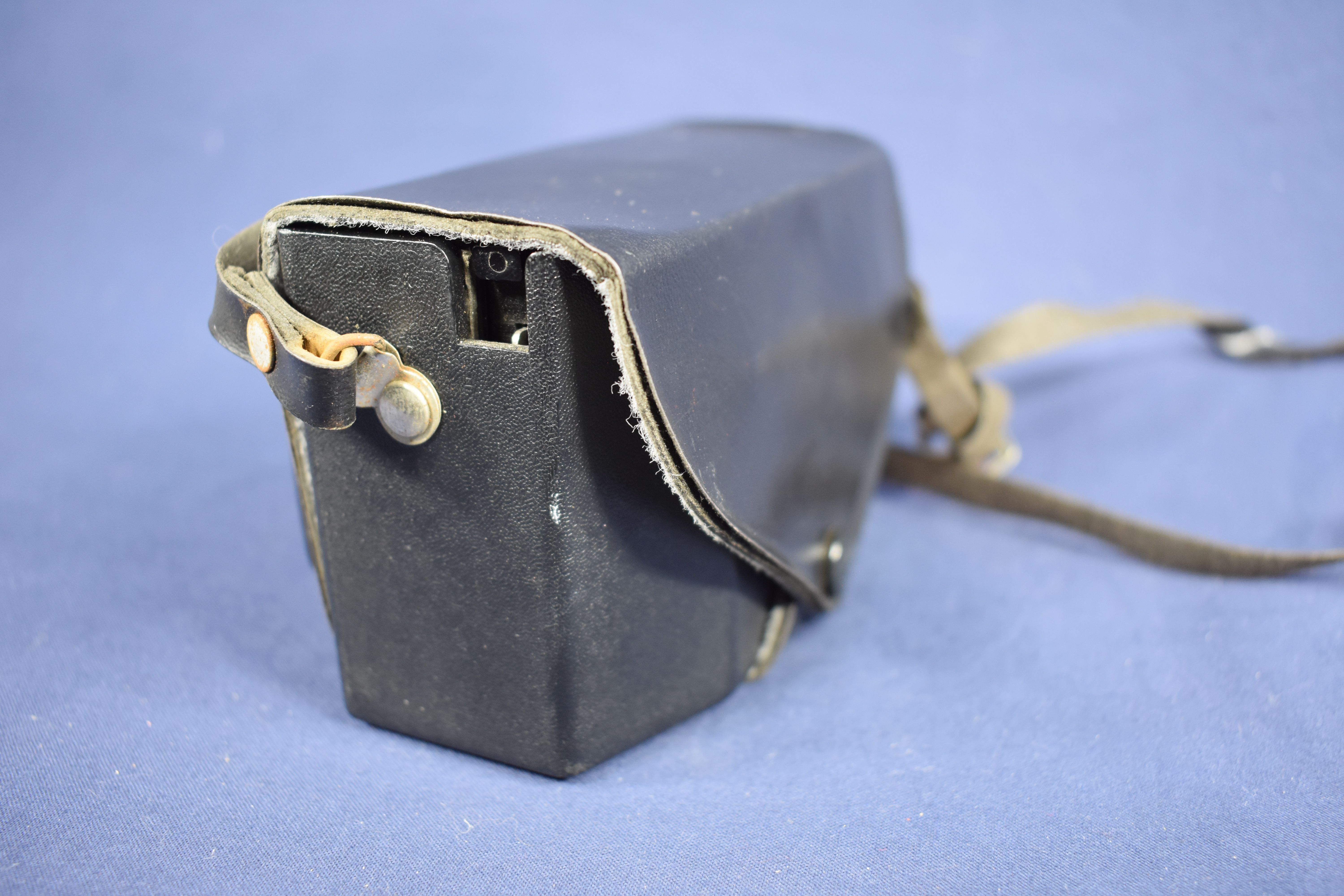 Voir photo 5 de Appareil KODAK Instamatic 177 X, dans sa housse d'origine, longueur 12 et hauteur 10 cm. Appareil KODAK Instamatic 177 X, dans sa housse d'origine, longueur 12 et hauteur 10 cm. Bon état reconditionné photo 5
