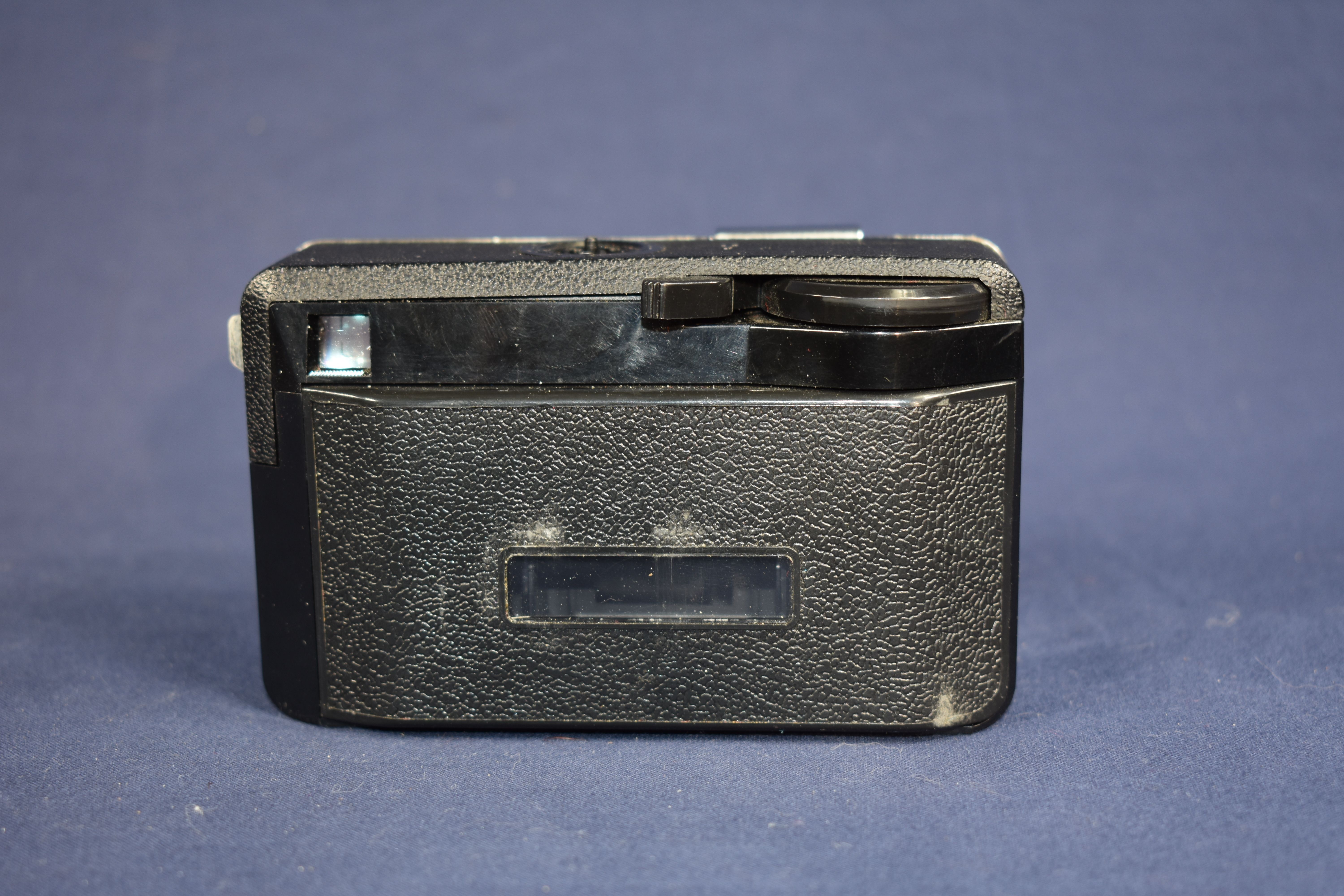 Voir photo 6 de Appareil KODAK Instamatic 177 X, dans sa housse d'origine, longueur 12 et hauteur 10 cm. Appareil KODAK Instamatic 177 X, dans sa housse d'origine, longueur 12 et hauteur 10 cm. Bon état reconditionné photo 6