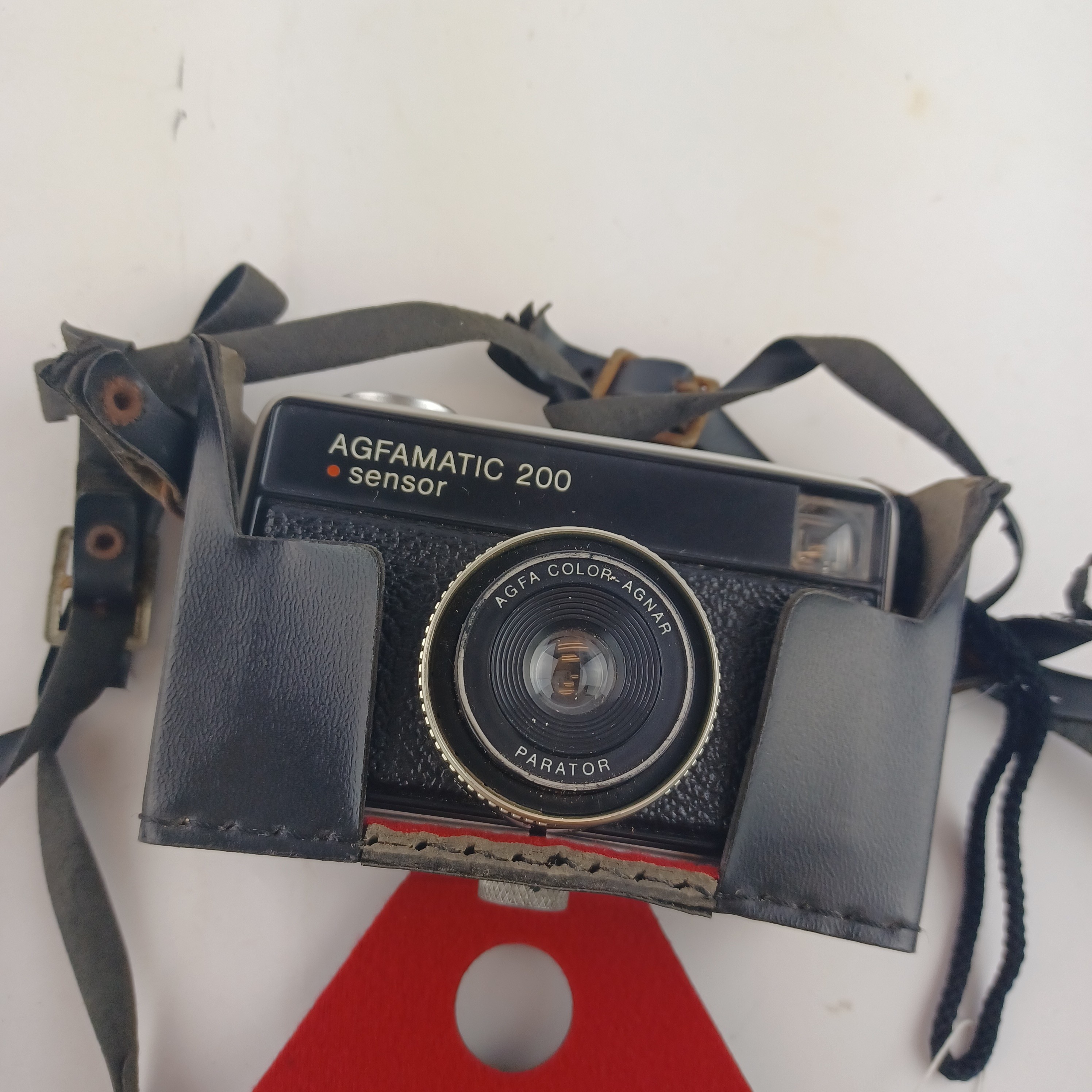 Voir photo 2 de Appareil photo agfamatic 200 sensor Appareil photo agfamatic 200 sensor Très bon état reconditionné photo 2
