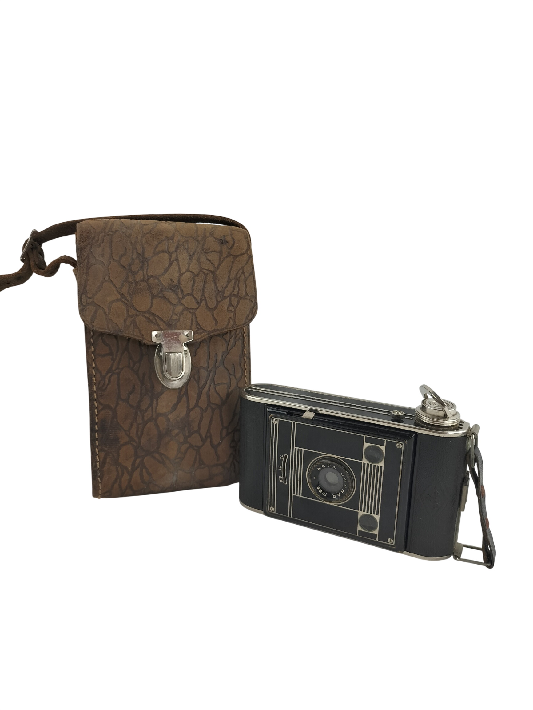 Appareil photo ancien AGFA à soufflet avec étui d'origine – Charme vintage des années 1930-1950 bon état - 79,00 € Appareil photo ancien AGFA à soufflet avec étui d'origine – Charme vintage des années 1930-1950 bon état reconditionné disponible sur Label Emmaüs