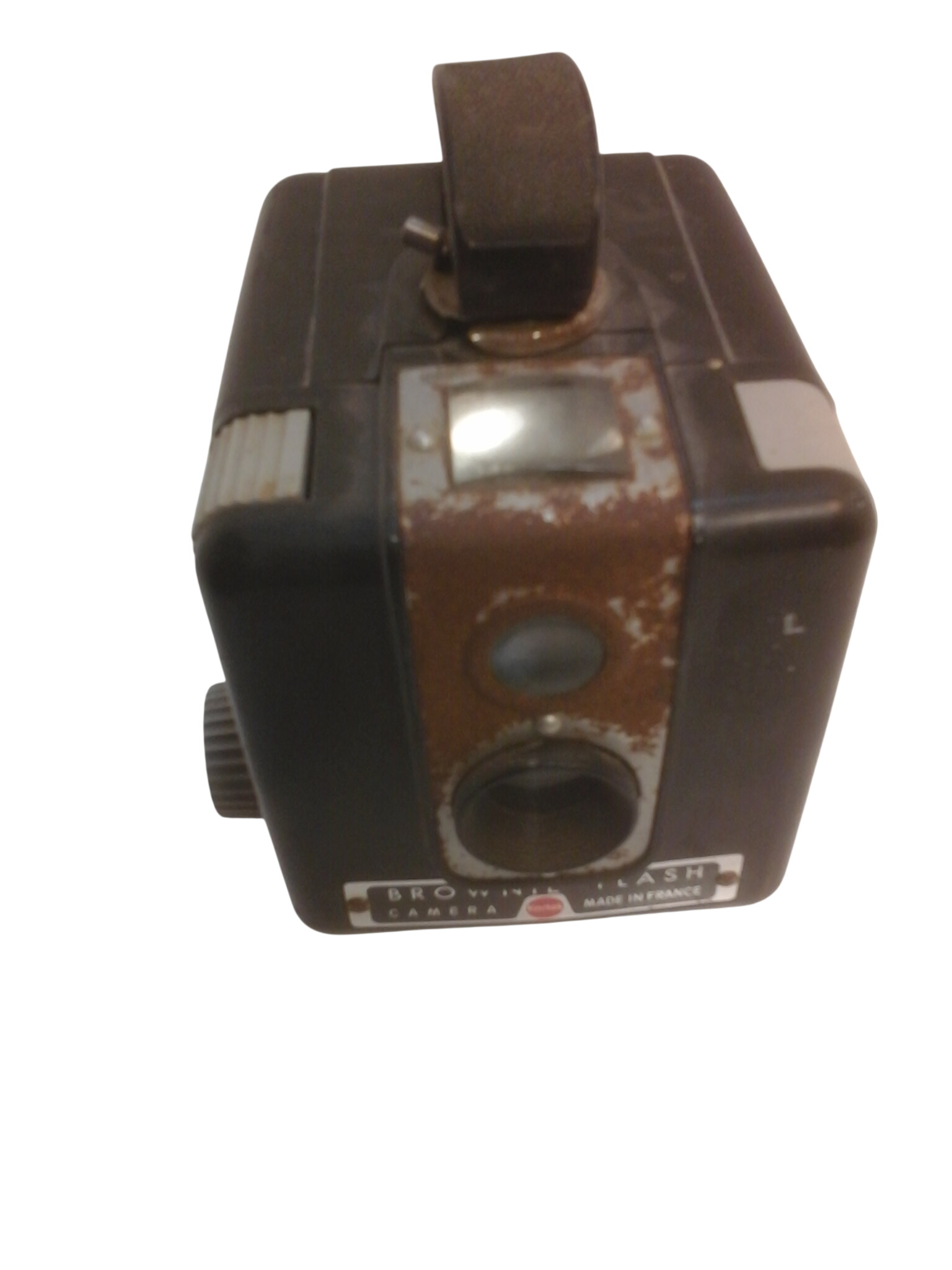 Appareil photo ancien Kodak Brownie Flash - Années 50 - Made in France Bon état - 10,00 € Appareil photo ancien Kodak Brownie Flash - Années 50 - Made in France Bon état reconditionné disponible sur Label Emmaüs