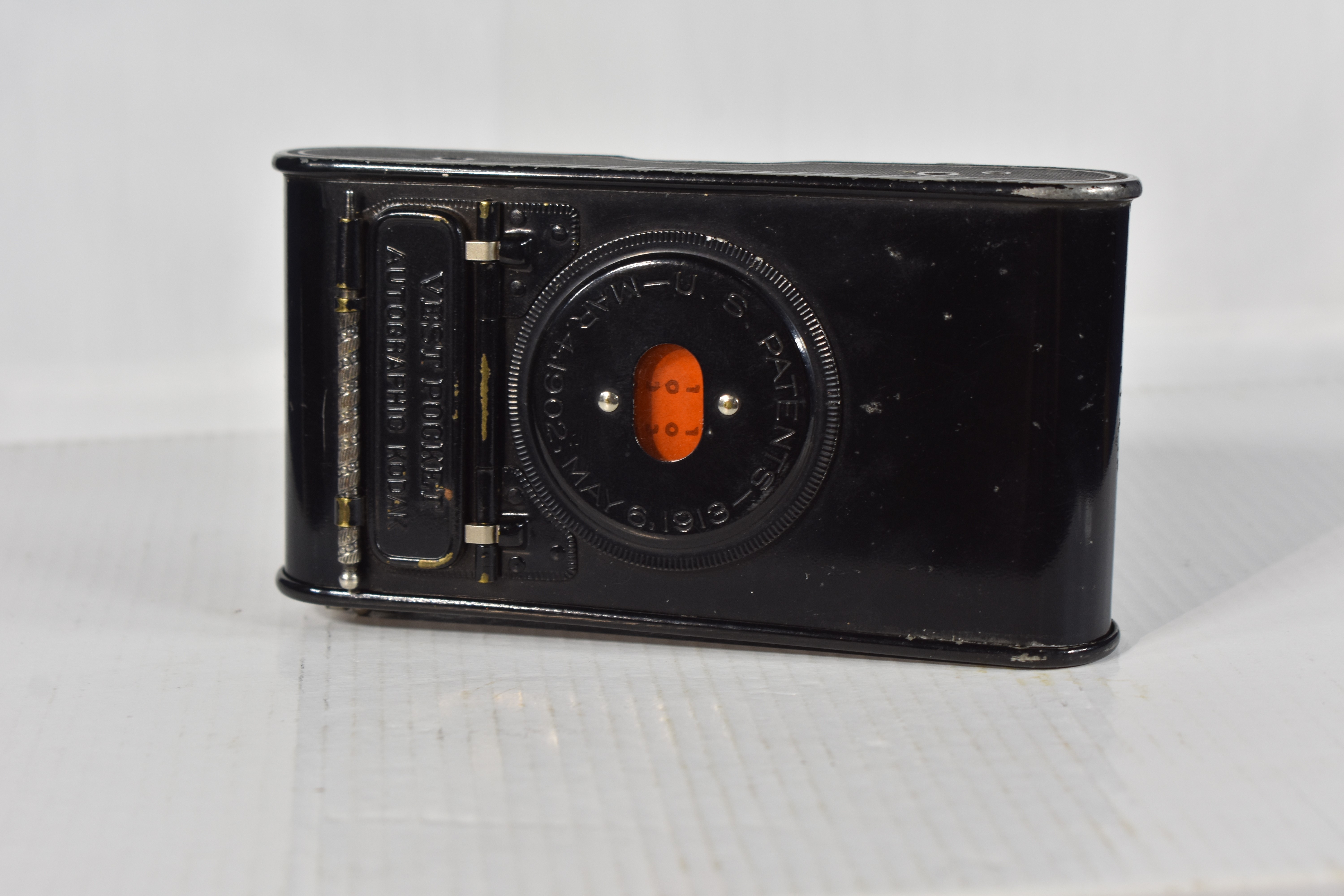 Voir photo 3 de Appareil photo ancien KODAK EASTMAN - Long 12, larg 6 Haut 2.5 cm Appareil photo ancien KODAK EASTMAN - Long 12, larg 6 Haut 2.5 cm état correct reconditionné photo 3