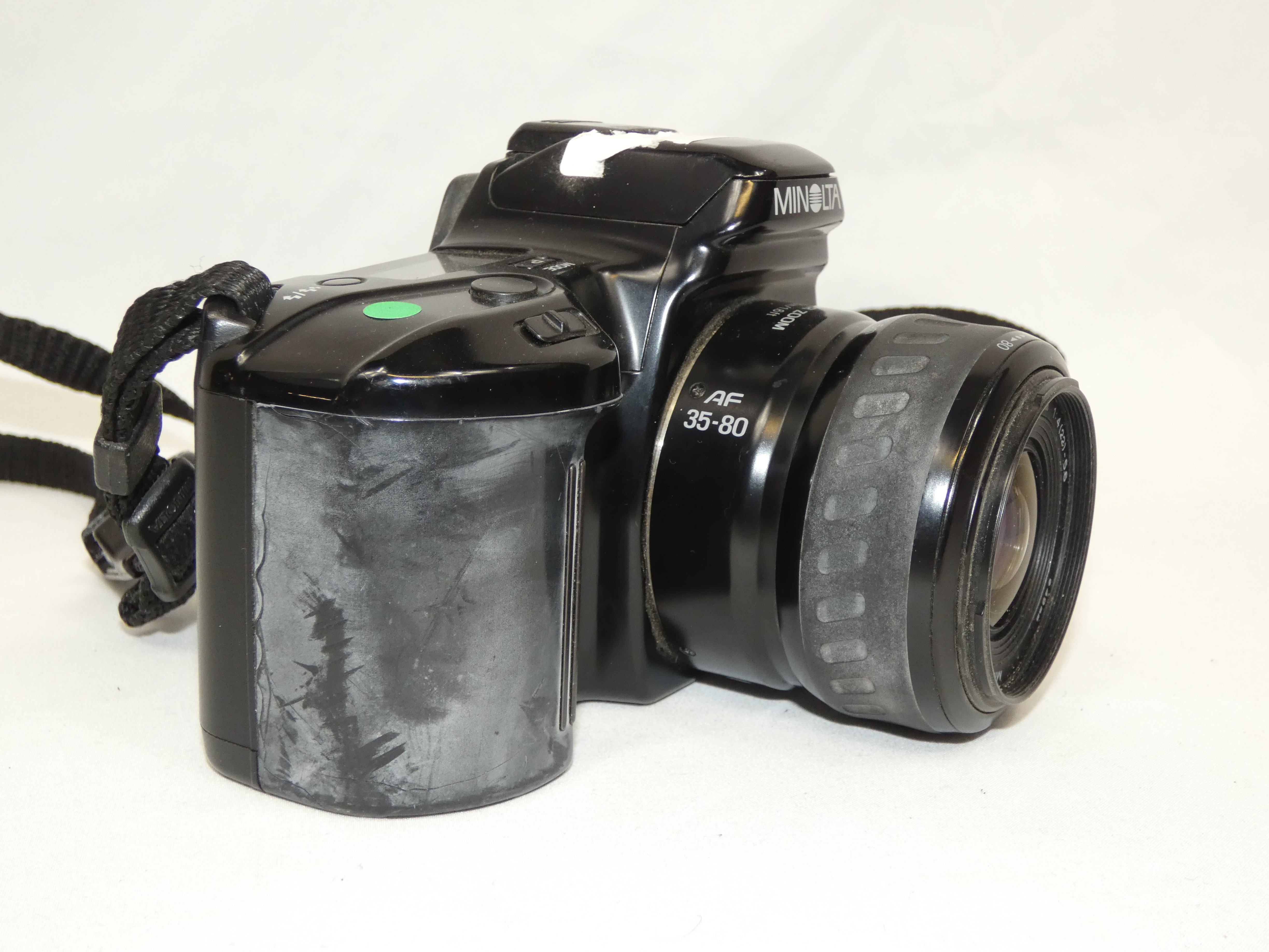 Voir photo 4 de Appareil photo argentique MINOLTA Dynax 3xi avec objectif Minolta AF 35-80 mm 1:4(22)-5.6 (Non testé) Appareil photo argentique MINOLTA Dynax 3xi avec objectif Minolta AF 35-80 mm 1:4(22)-5.6 (Non testé) Bon état reconditionné photo 4
