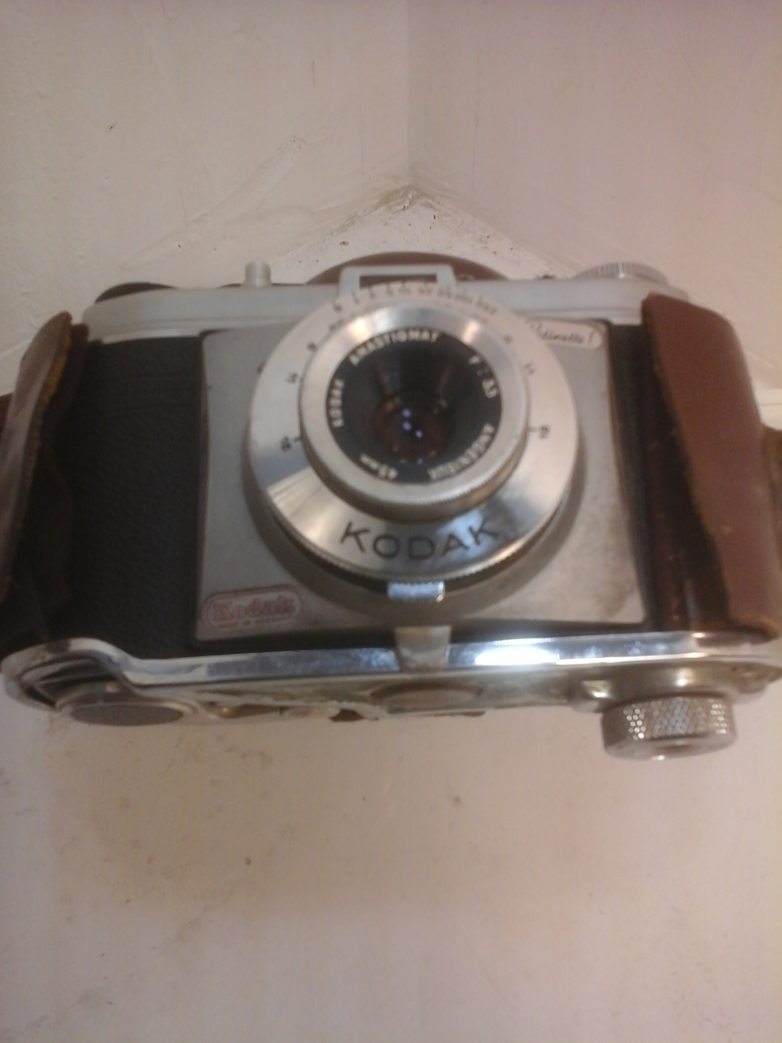 Voir photo 2 de Appareil photo argentique vintage Kodak Retinette F avec étui cuir | Dero Appareil photo argentique vintage Kodak Retinette F avec étui cuir Très bon état reconditionné photo 2 | Dero