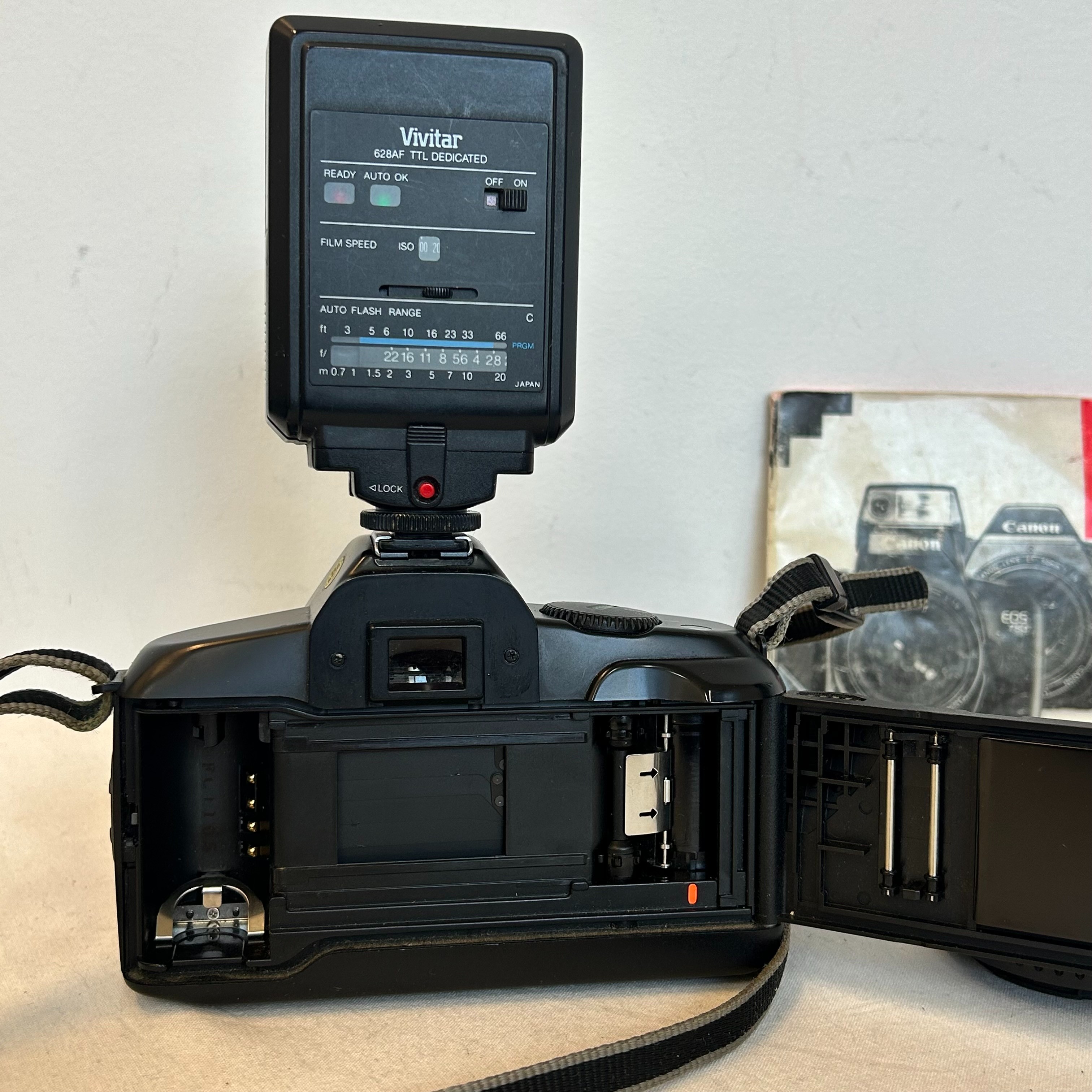 Voir photo 3 de Appareil Photo Canon EOS 850 Appareil Photo Canon EOS 850 Très bon état reconditionné photo 3