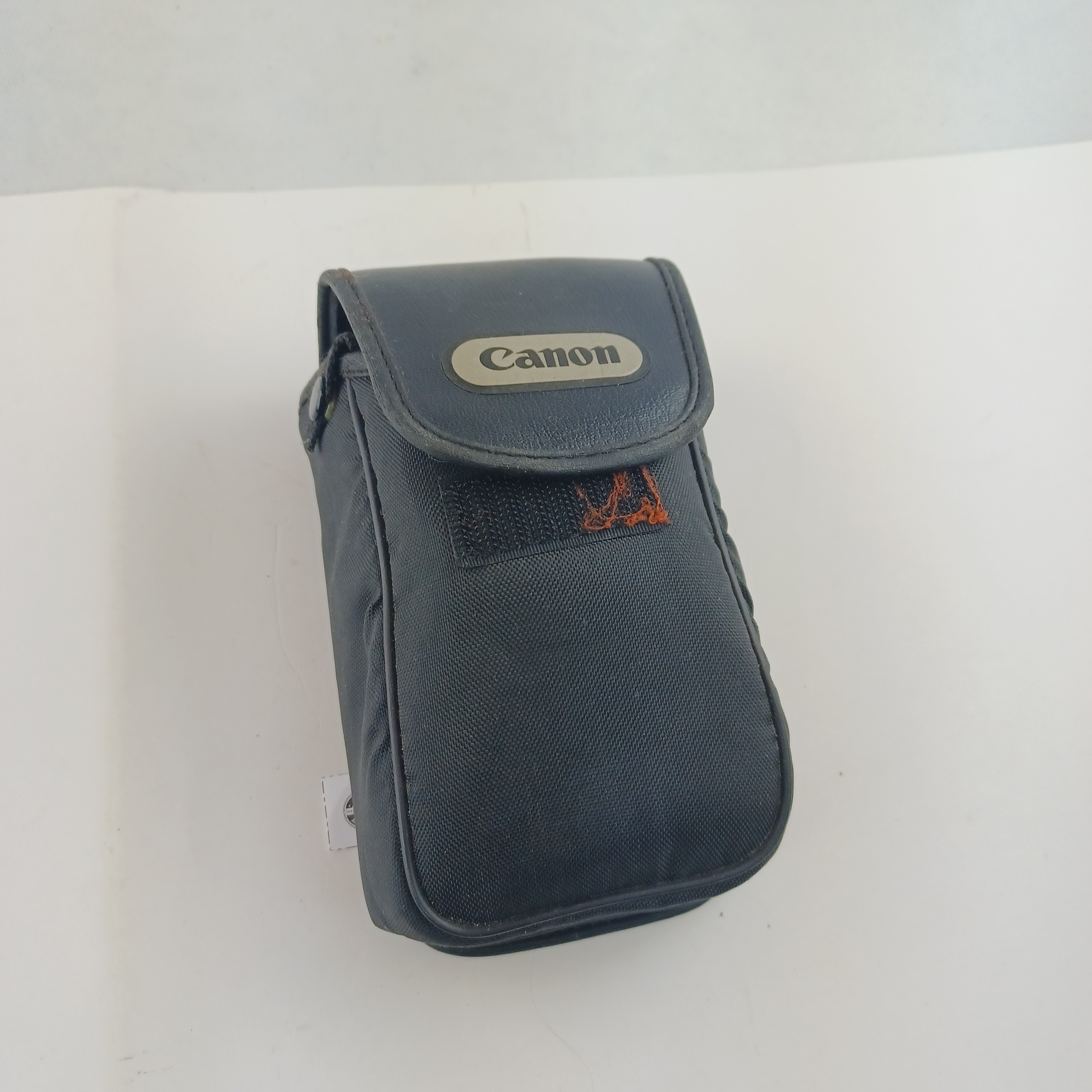 Voir photo 9 de Appareil photo Canon Prima 105 avec batterie lithium KL2CR5 sans chargeur, pellicule dedans, zoom 35-105, flash intégré, mode yeux rouges, retardateur et rafale, avec pochette et mode d'emploi Appareil photo Canon Prima 105 avec batterie lithium KL2CR5 sans chargeur, pellicule dedans, zoom 35-105, flash intégré, mode yeux rouges, retardateur et rafale, avec pochette et mode d'emploi Très bon état reconditionné photo 9
