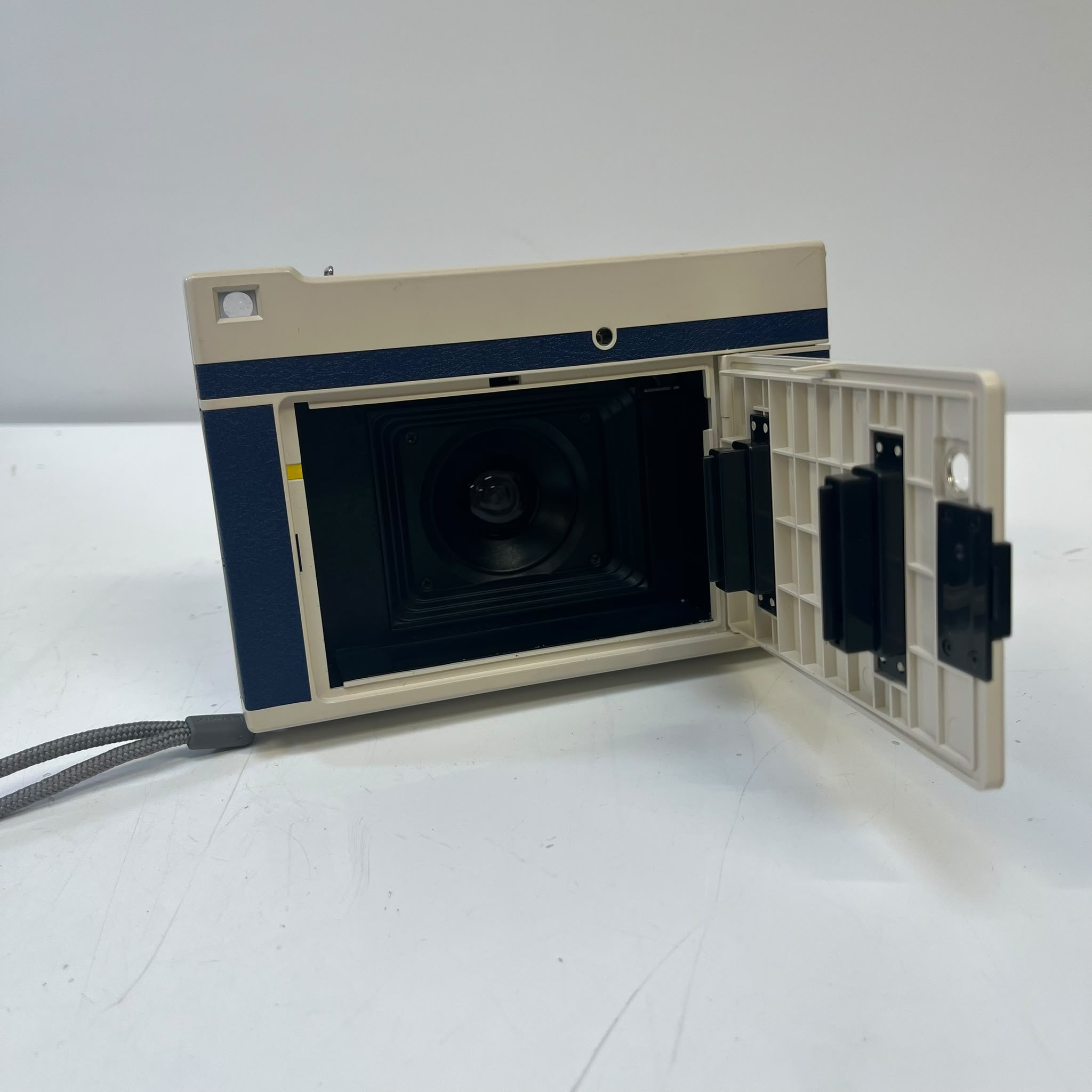 Voir photo 2 de Appareil photo instantané Lomo'Instant Sanremo Lomography - Boîte et accessoires | Dero Appareil photo instantané Lomo'Instant Sanremo Lomography - Boîte et accessoires Très bon état reconditionné photo 2 | Dero