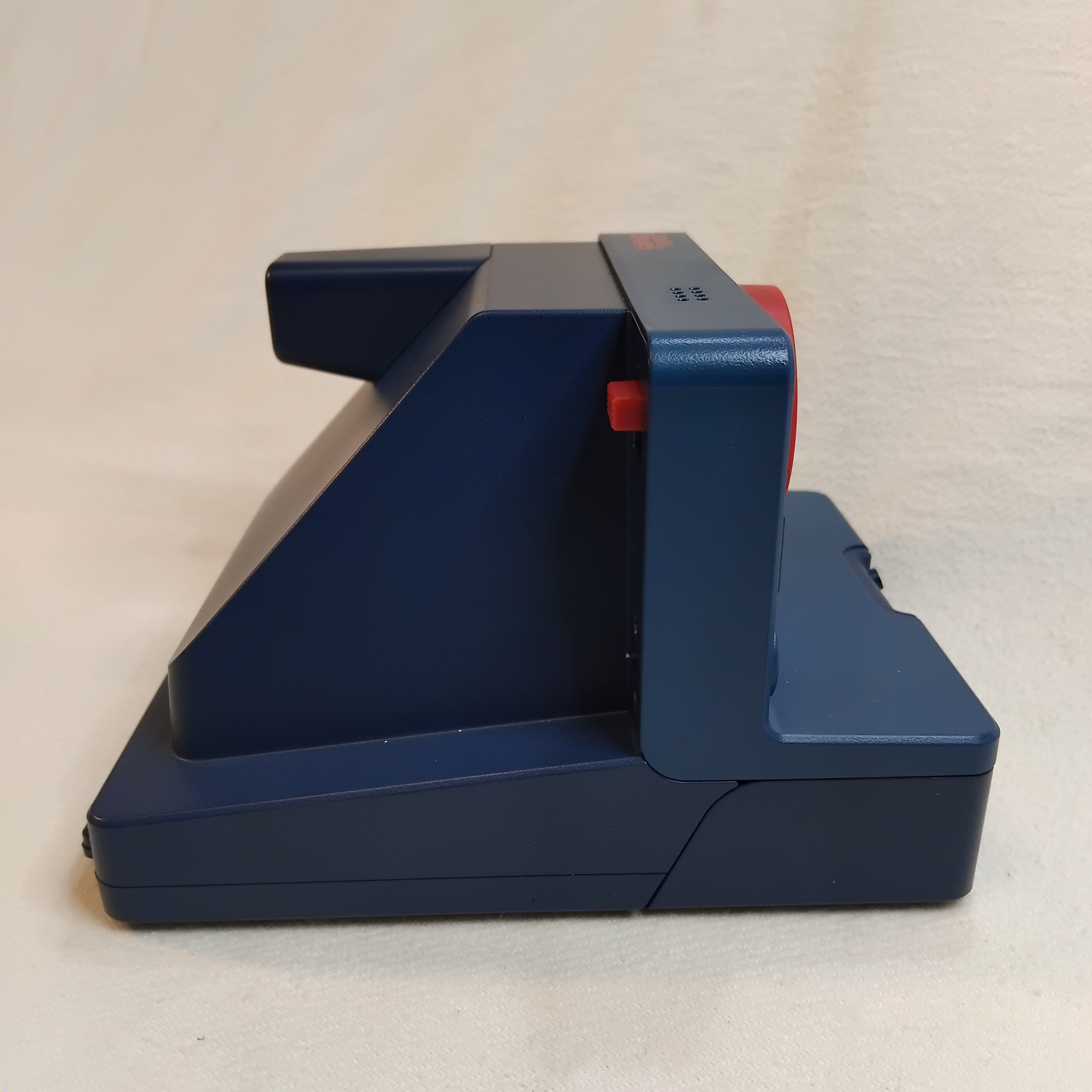 Voir photo 6 de Appareil photo instantané Polaroid OneStep 2 édition limitée Stranger Things | Dero Appareil photo instantané Polaroid OneStep 2 édition limitée Stranger Things Bon état reconditionné photo 6 | Dero