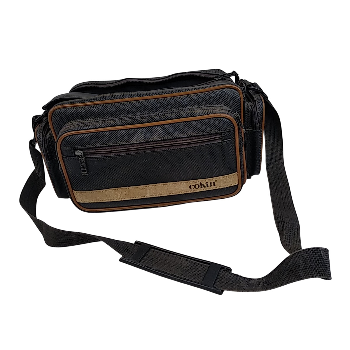 Appareil photo Minolta avec accessoires et sa saccoche bon état - 140,00 € Appareil photo Minolta avec accessoires et sa saccoche bon état reconditionné disponible sur Label Emmaüs