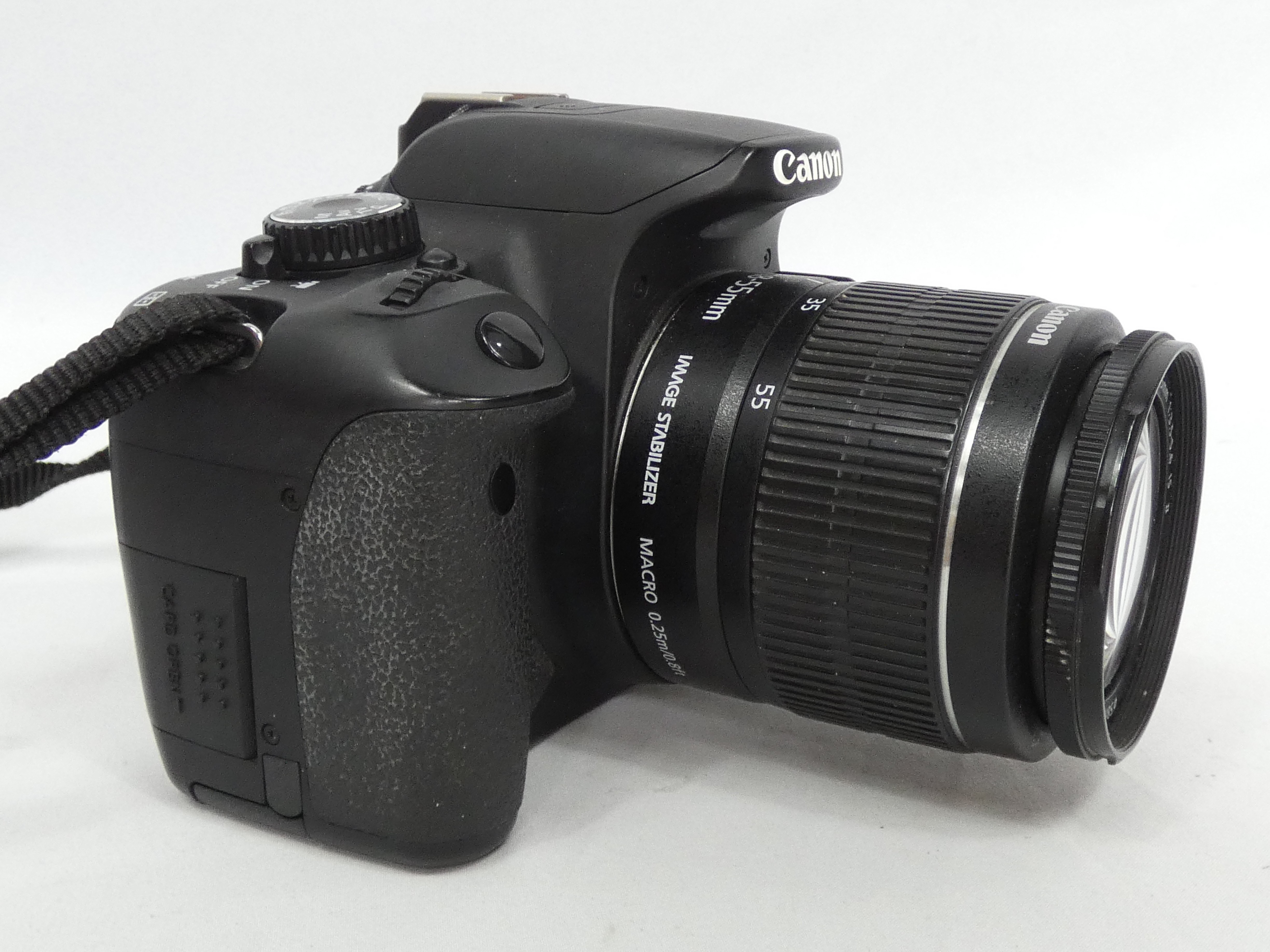 Voir photo 2 de Appareil photo numérique CANON EOS 650D (À réparer) + objectif EF-S 18-55 mm 1:3.5-5.6 IS II Appareil photo numérique CANON EOS 650D (À réparer) + objectif EF-S 18-55 mm 1:3.5-5.6 IS II Bon état reconditionné photo 2