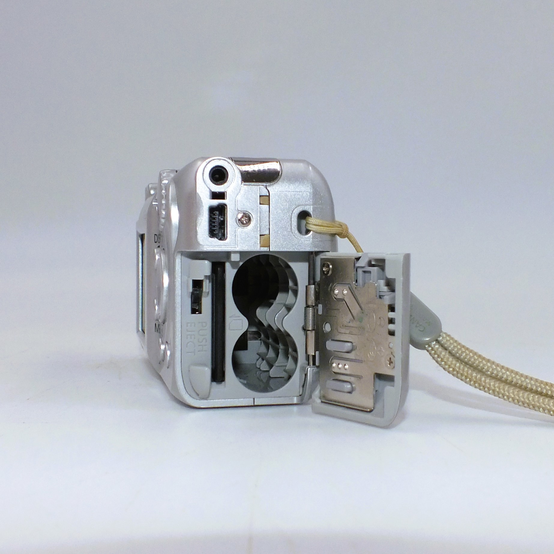 Voir photo 6 de Appareil photo numérique Canon PowerShot A430 — boîte et accessoires Appareil photo numérique Canon PowerShot A430 — boîte et accessoires Bon état reconditionné photo 6