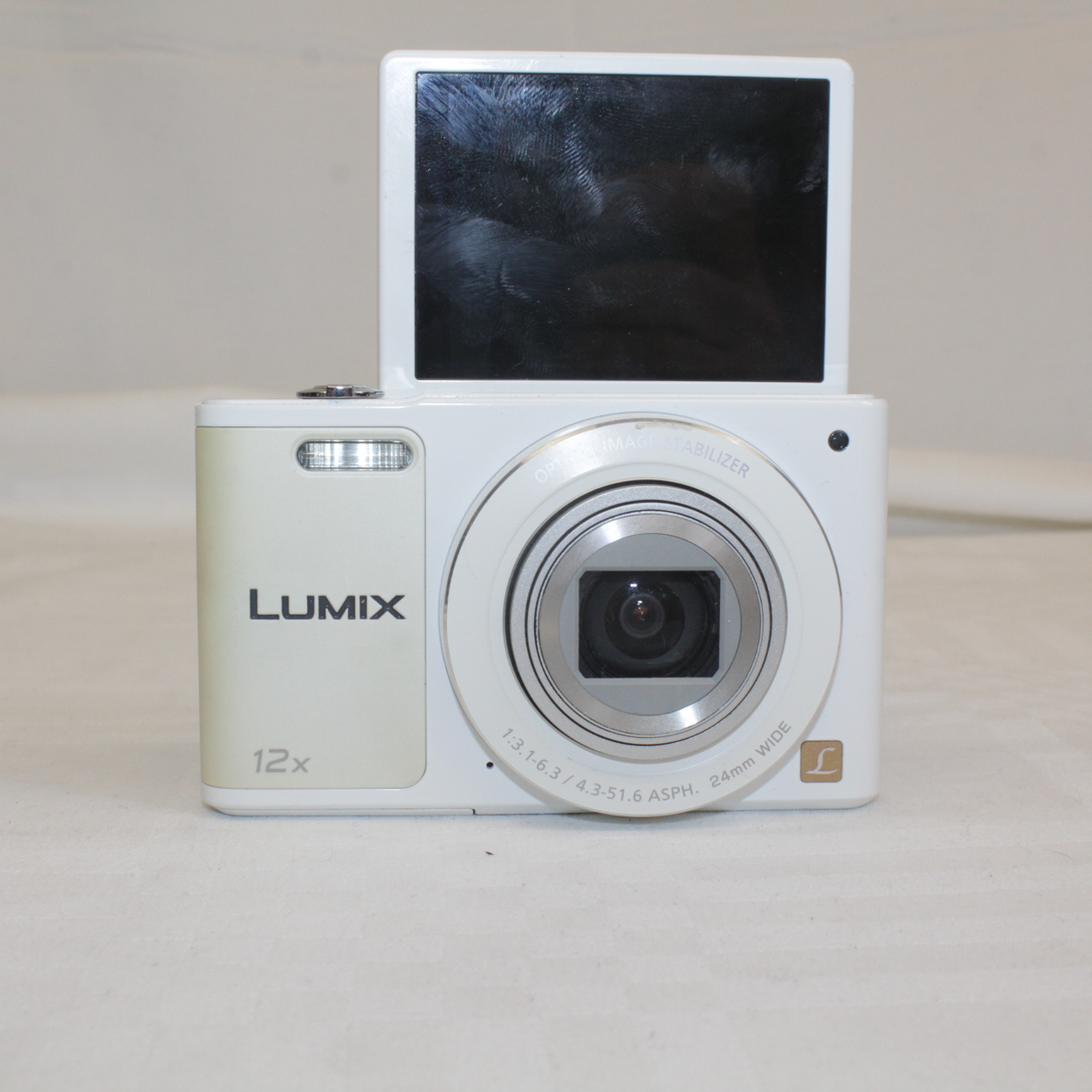 Voir photo 2 de Appareil photo numérique Panasonic LUMIX | Dero Appareil photo numérique Panasonic LUMIX Bon état reconditionné photo 2 | Dero