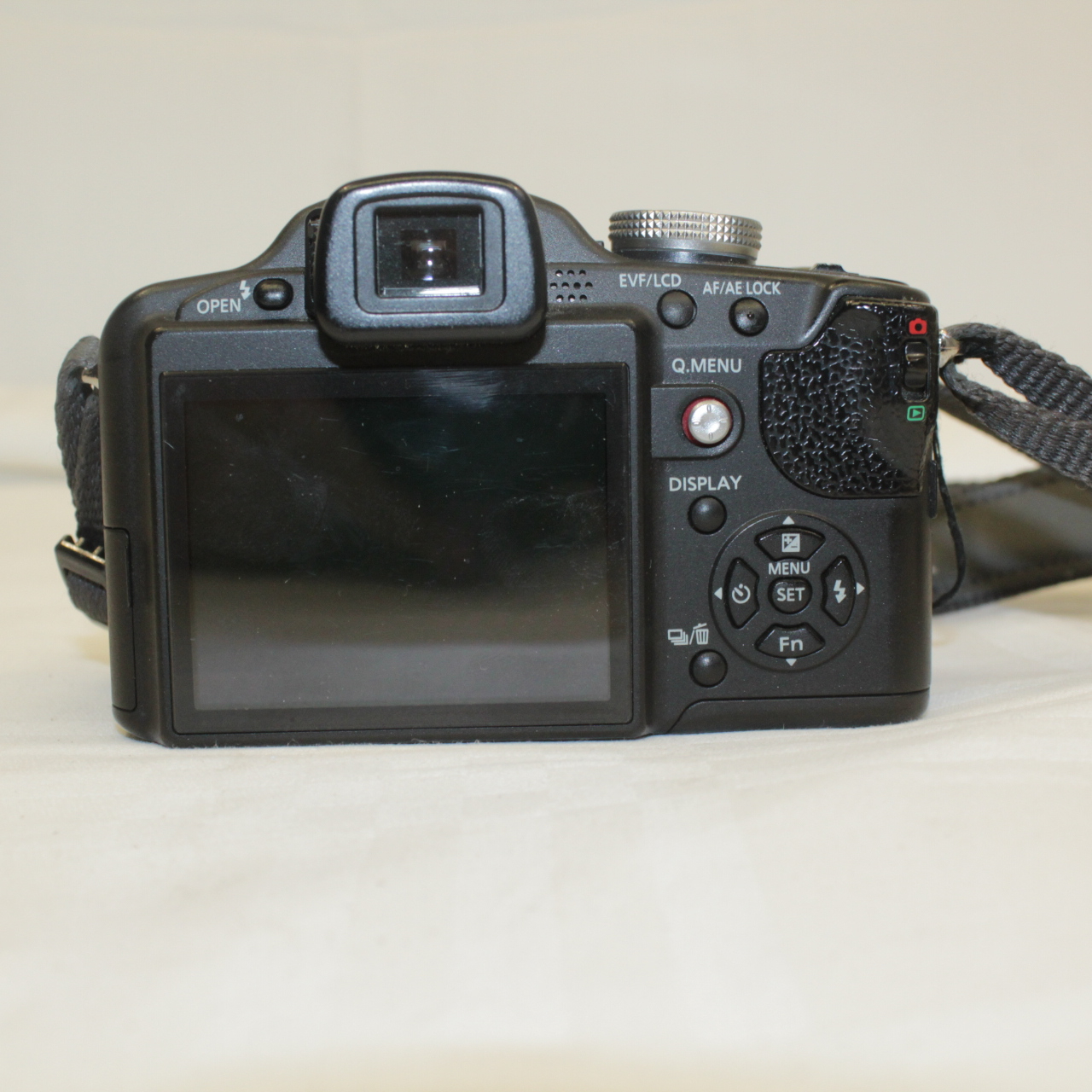 Voir photo 2 de Appareil photo Panasonic Lumix DMC FZ28 Appareil photo Panasonic Lumix DMC FZ28 Bon état reconditionné photo 2