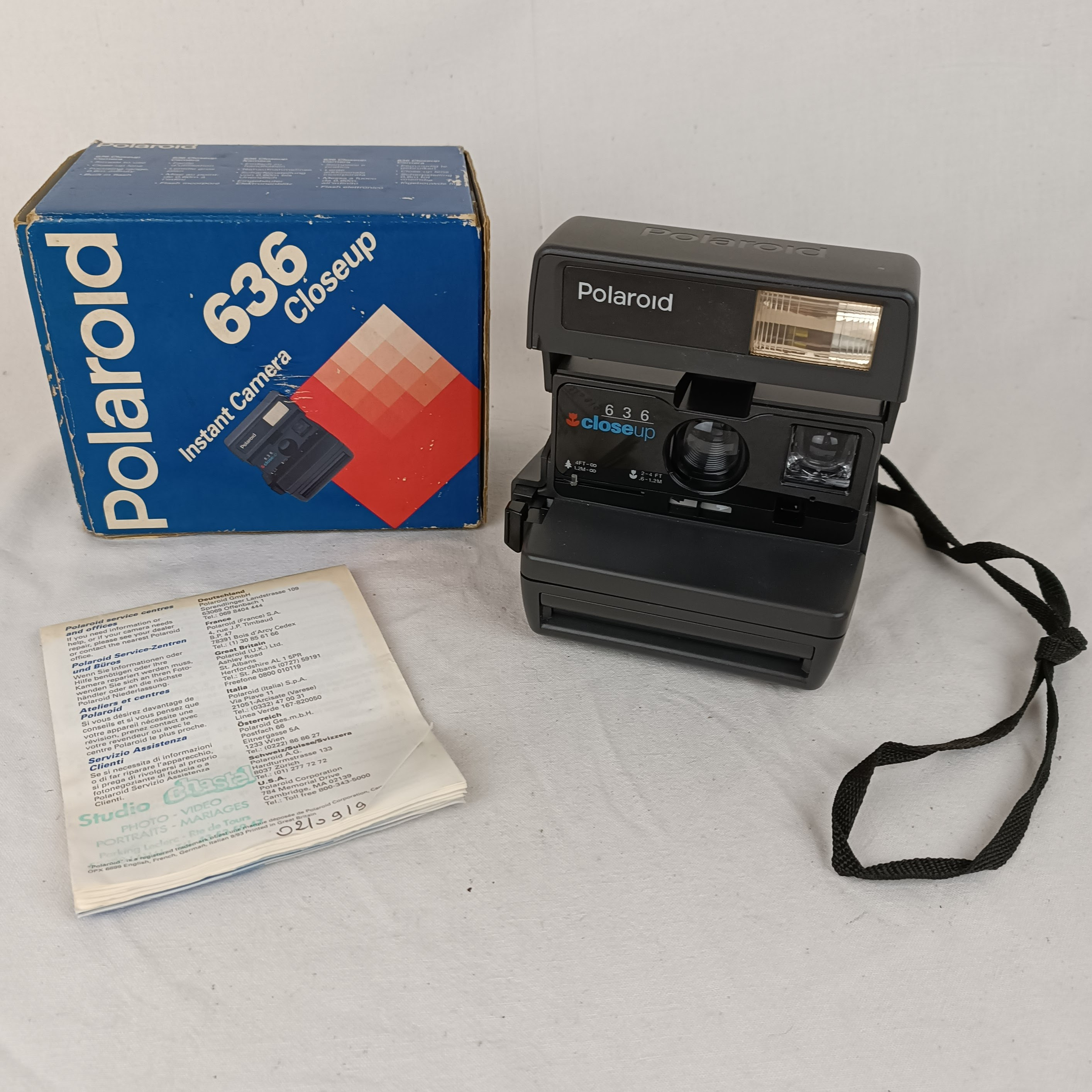 Voir photo 4 de Appareil photo Polaroid 636 Closeup, Instant camera, avec boite et notice Appareil photo Polaroid 636 Closeup, Instant camera, avec boite et notice Très bon état reconditionné photo 4