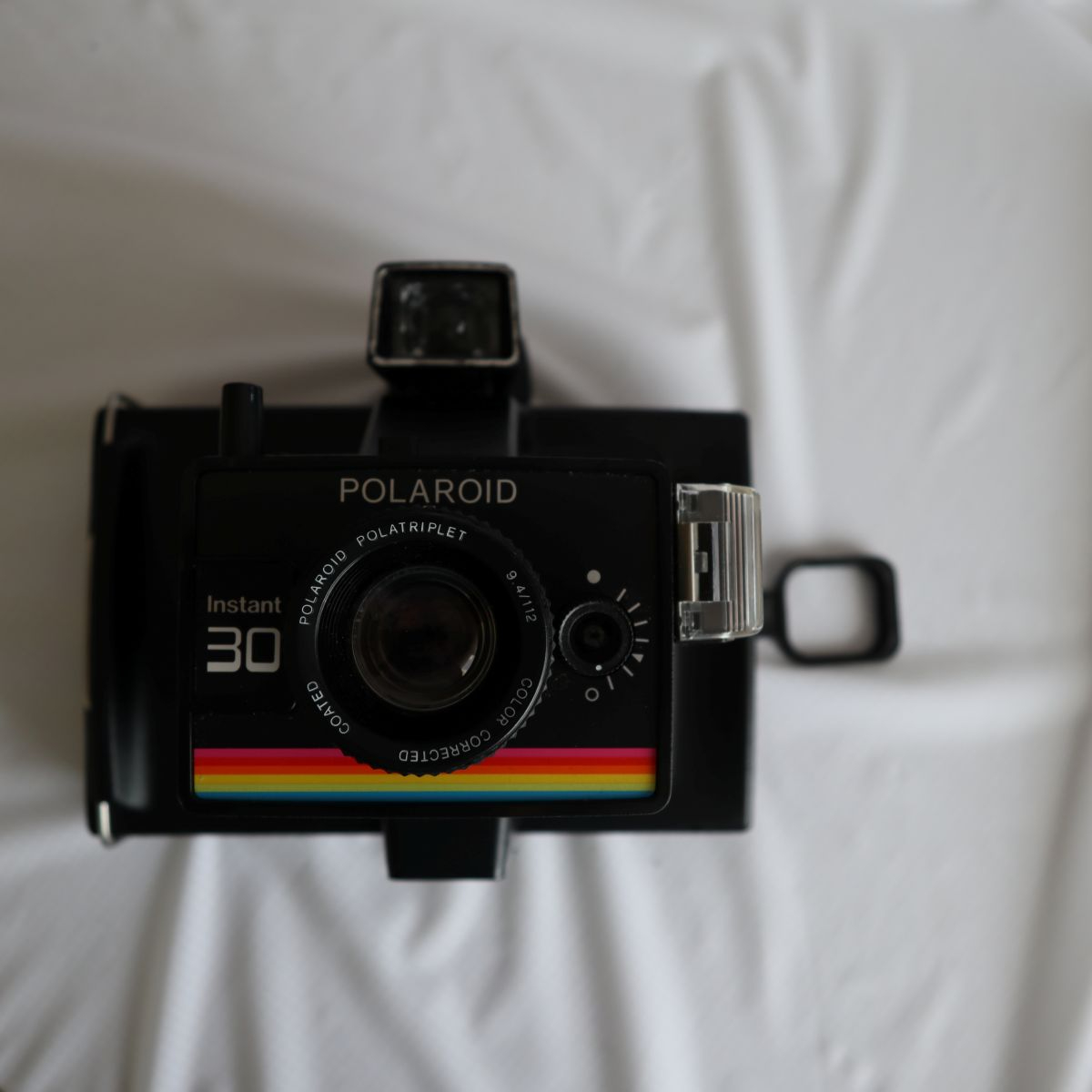 Appareil photo - Polaroid - Instant 30 - 1978 État correct - 10,50 € Appareil photo - Polaroid - Instant 30 - 1978 État correct reconditionné disponible sur Label Emmaüs