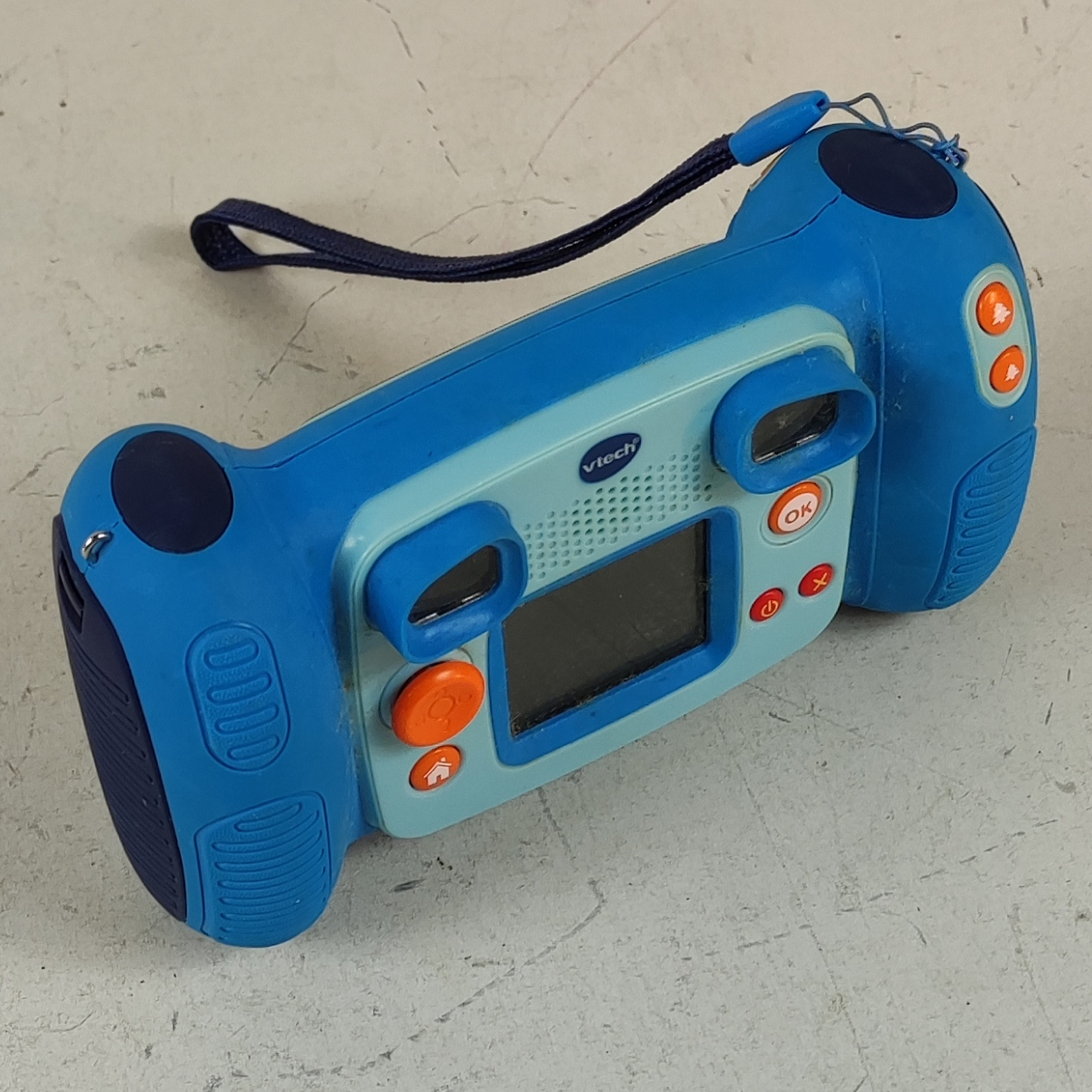 Appareil photo pour enfants, VTech KidiZoom Pix Bleu 7 en 1. Très bon état - 12,00 € Appareil photo pour enfants, VTech KidiZoom Pix Bleu 7 en 1. Très bon état reconditionné disponible sur Label Emmaüs | Dero