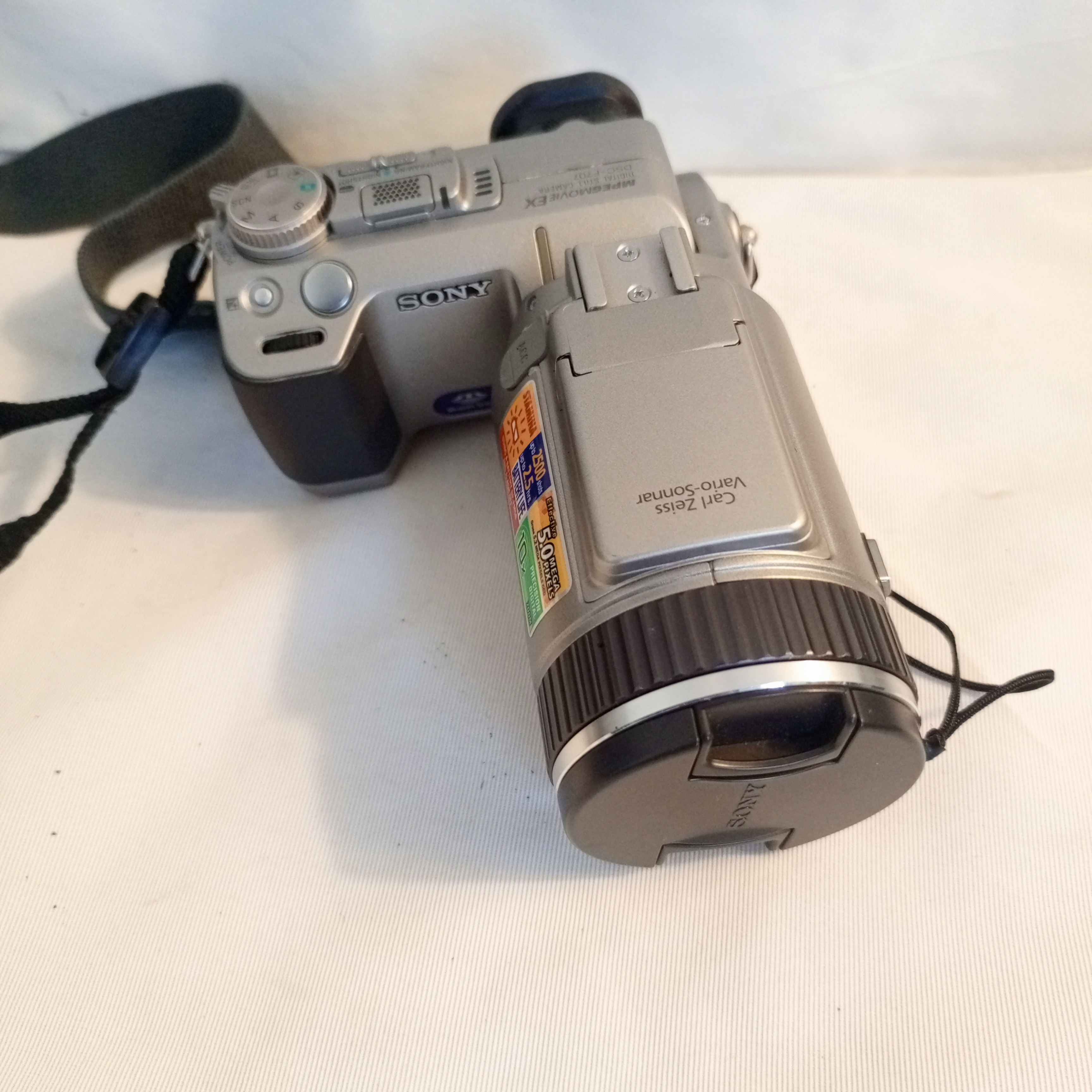 Voir photo 4 de Appareil photo Sony Cyber-Shot Appareil photo Sony Cyber-Shot État correct reconditionné photo 4
