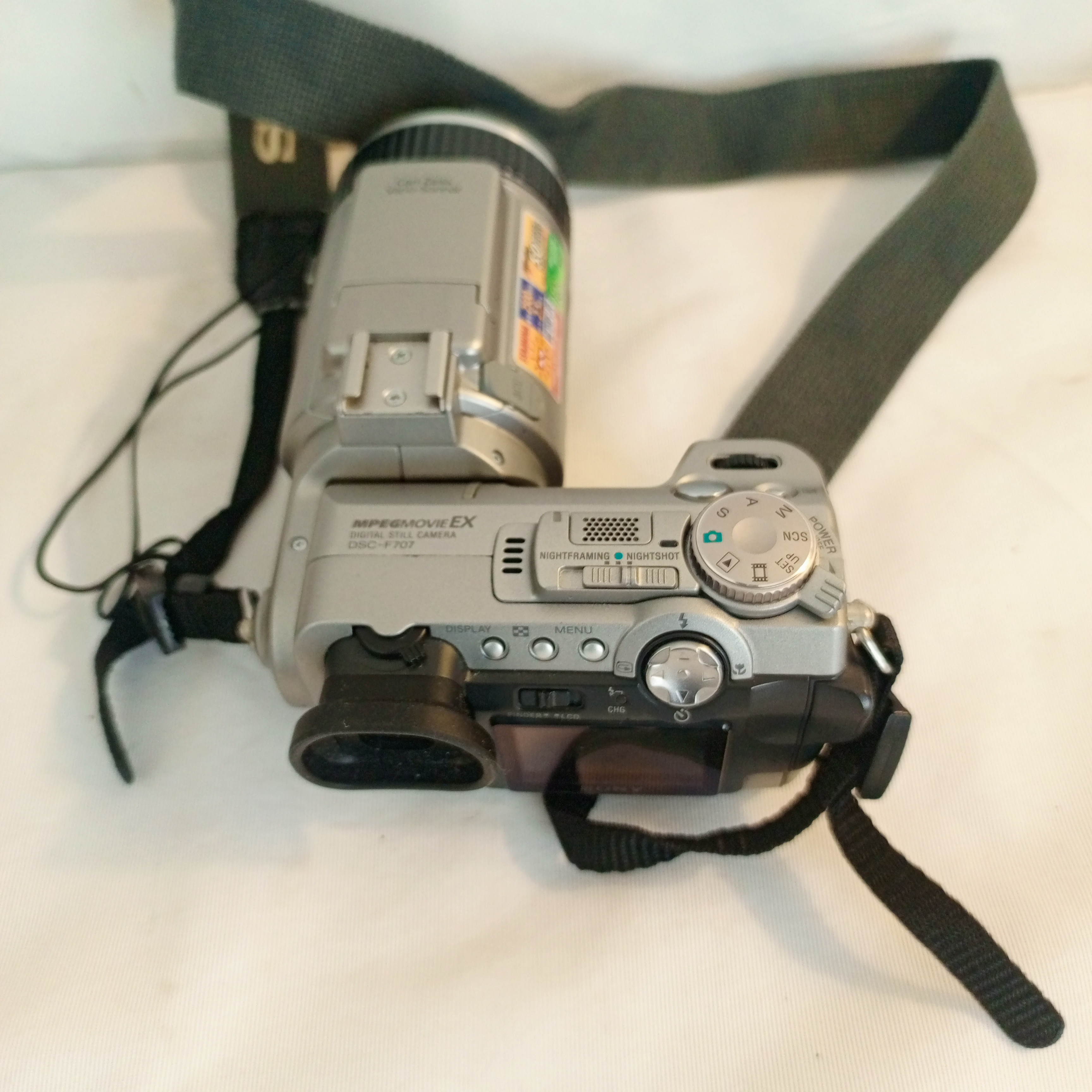Voir photo 5 de Appareil photo Sony Cyber-Shot Appareil photo Sony Cyber-Shot État correct reconditionné photo 5