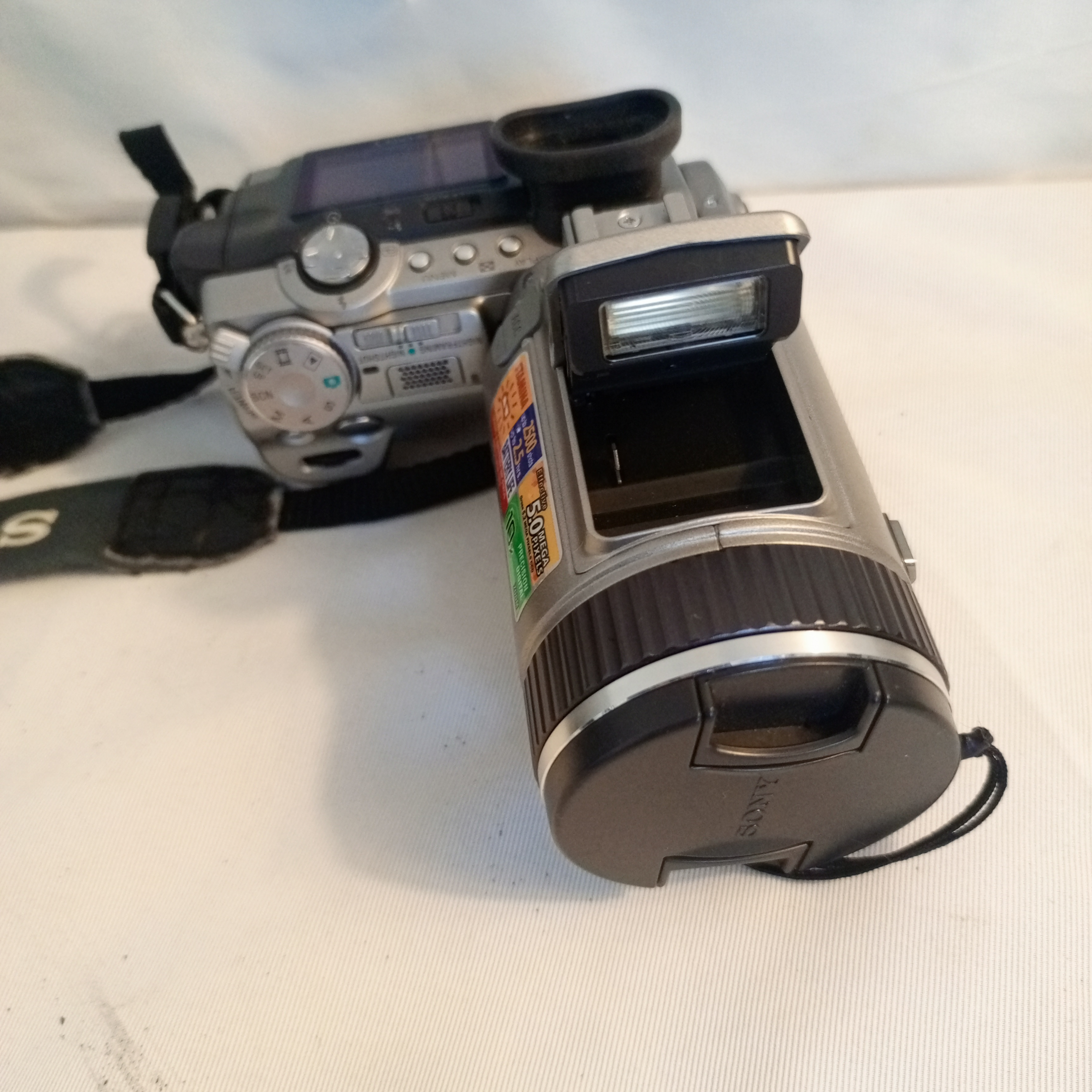 Voir photo 6 de Appareil photo Sony Cyber-Shot Appareil photo Sony Cyber-Shot État correct reconditionné photo 6