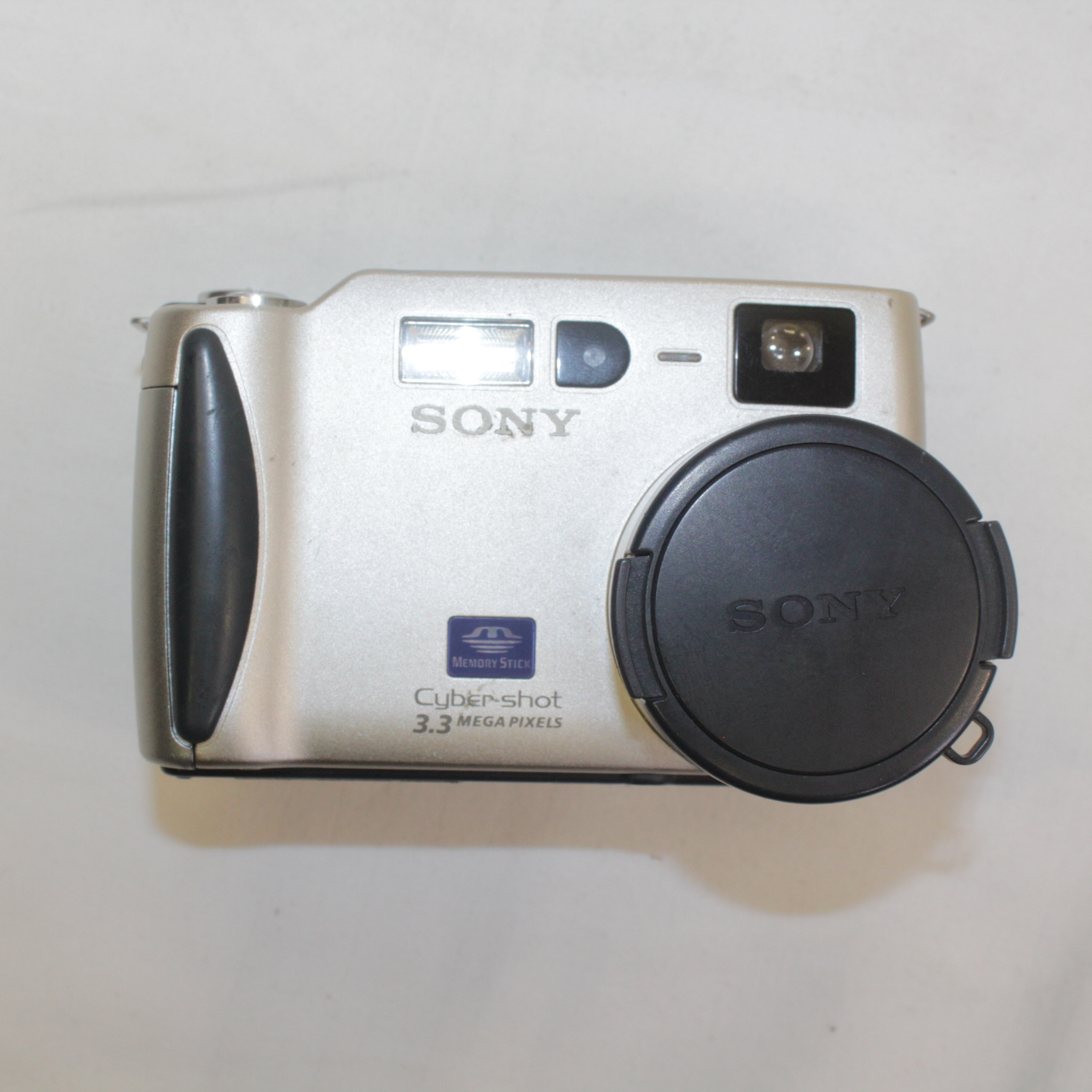Voir photo 2 de Appareil photo SONY Appareil photo SONY Bon état reconditionné photo 2