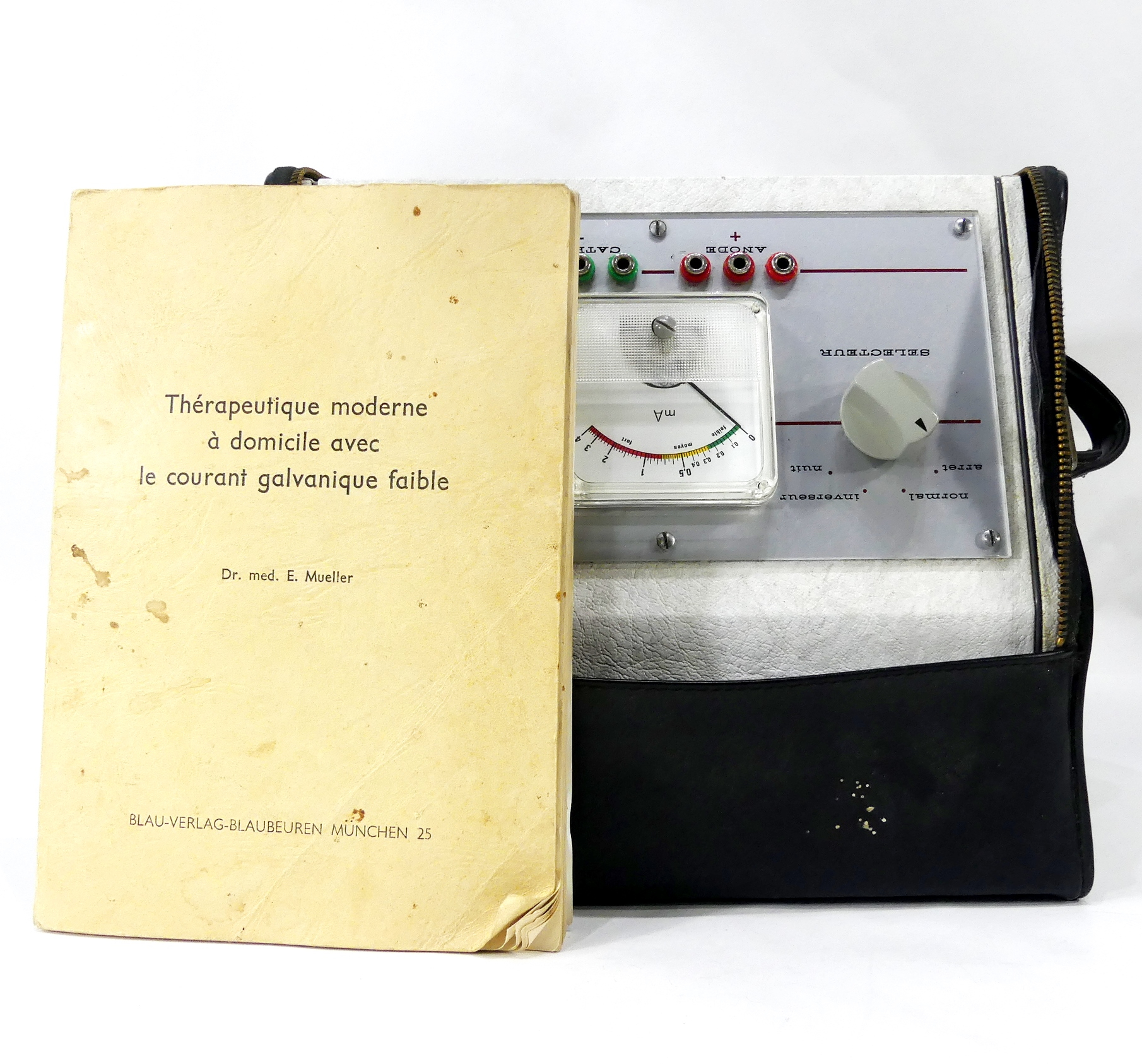 Voir photo 4 de Appareil thérapeutique GN24 avec courant galvanique avec livre du Dr. E. Mueller Appareil thérapeutique GN24 avec courant galvanique avec livre du Dr. E. Mueller Très bon état reconditionné photo 4