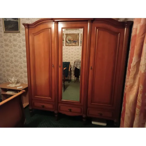 Armoire En Bois 3 Portes Vintage Bon état reconditionné disponible sur Rakuten