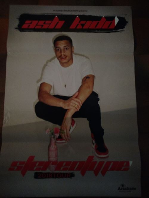 Ash Kidd - Stereotype - AFFICHE État correct N/A reconditionné disponible sur Fnac