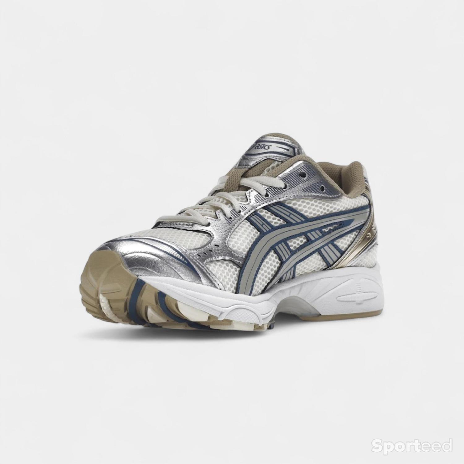 Asics Gel-Kayano 14 Cream Pure Silver Champagne Comme neuf (c'est déjà la condition standard) Asics reconditionné disponible sur Sporteed