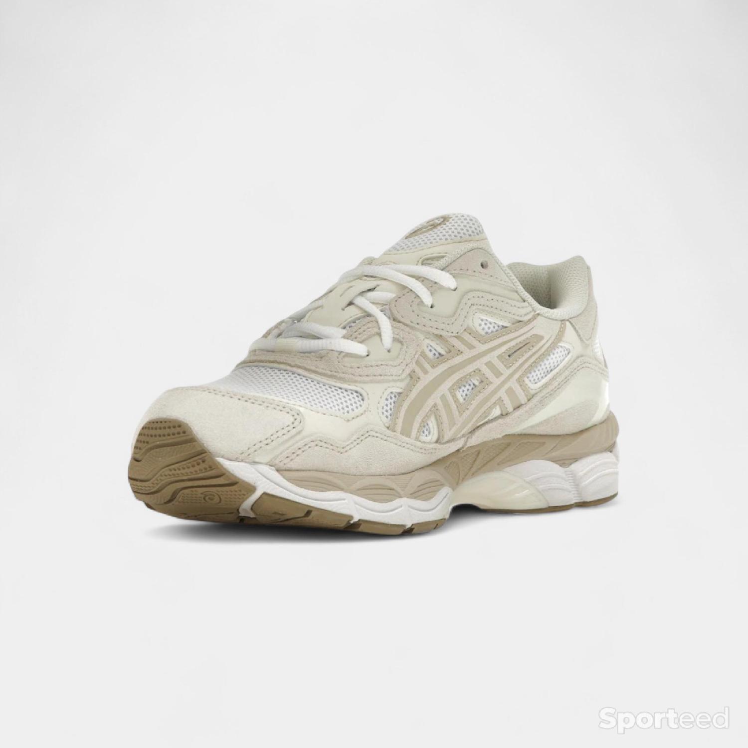 Asics Gel-NYC blanc Comme neuf (c'est déjà la condition standard) Asics reconditionné disponible sur Sporteed