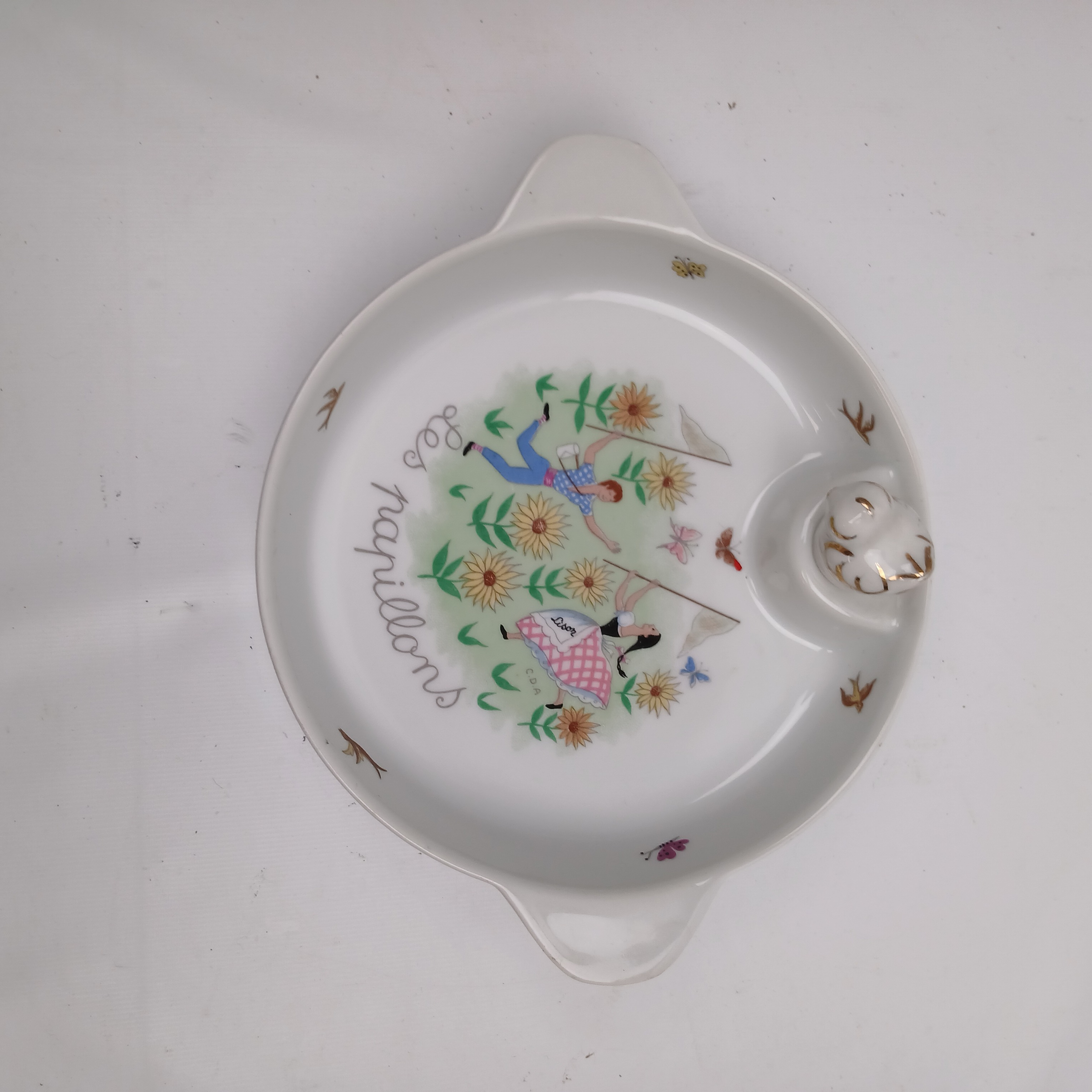 Voir photo 2 de Assiette à bouillie bébé porcelaine singer de Limoge Assiette à bouillie bébé porcelaine singer de Limoge Bon état reconditionné photo 2