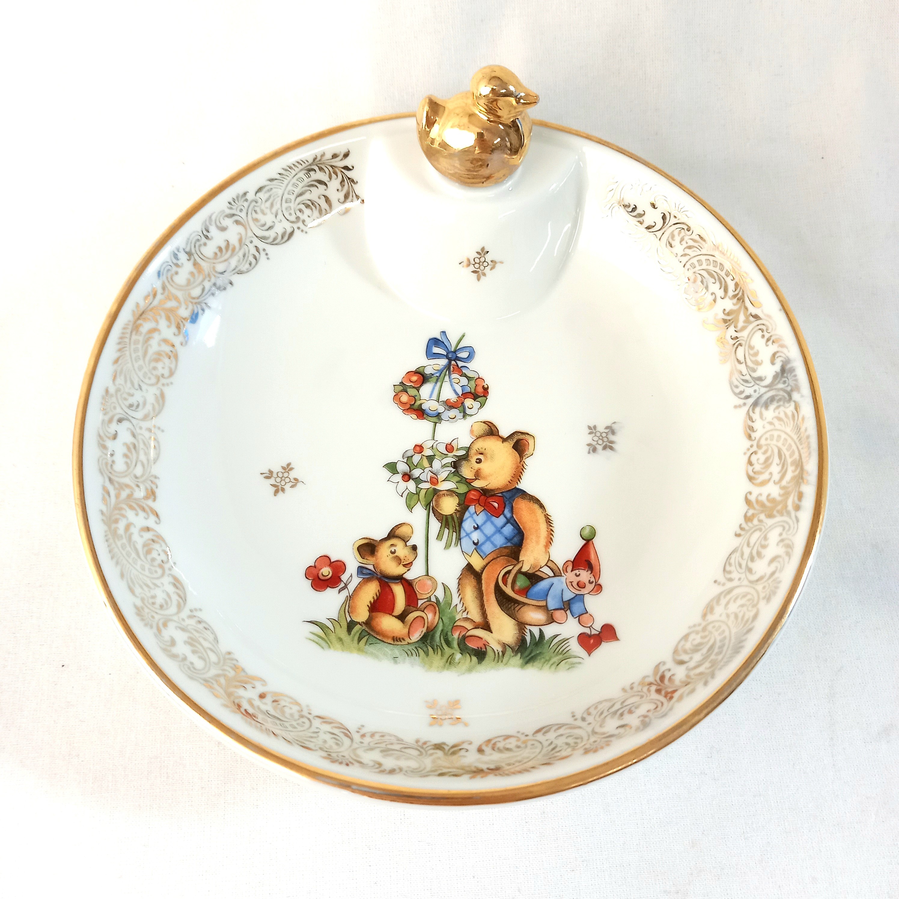 Voir photo 2 de Assiette à bouillie en porcelaine, signée PARIS 2 Assiette à bouillie en porcelaine, signée PARIS 2 Bon état reconditionné photo 2