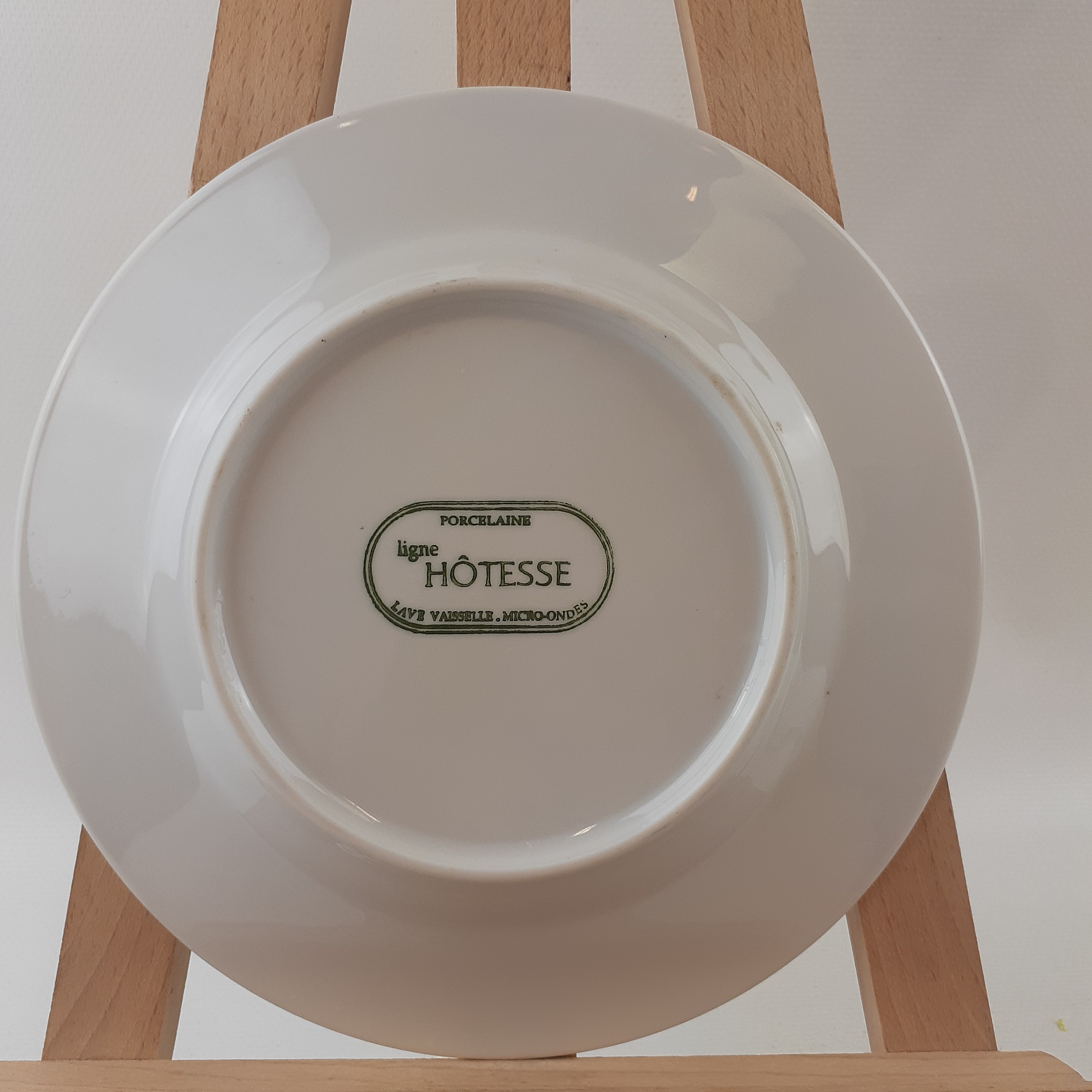 Voir photo 3 de Assiette à dessert en Porcelaine - Ligne Hôtesse Assiette à dessert en Porcelaine - Ligne Hôtesse Très bon état reconditionné photo 3