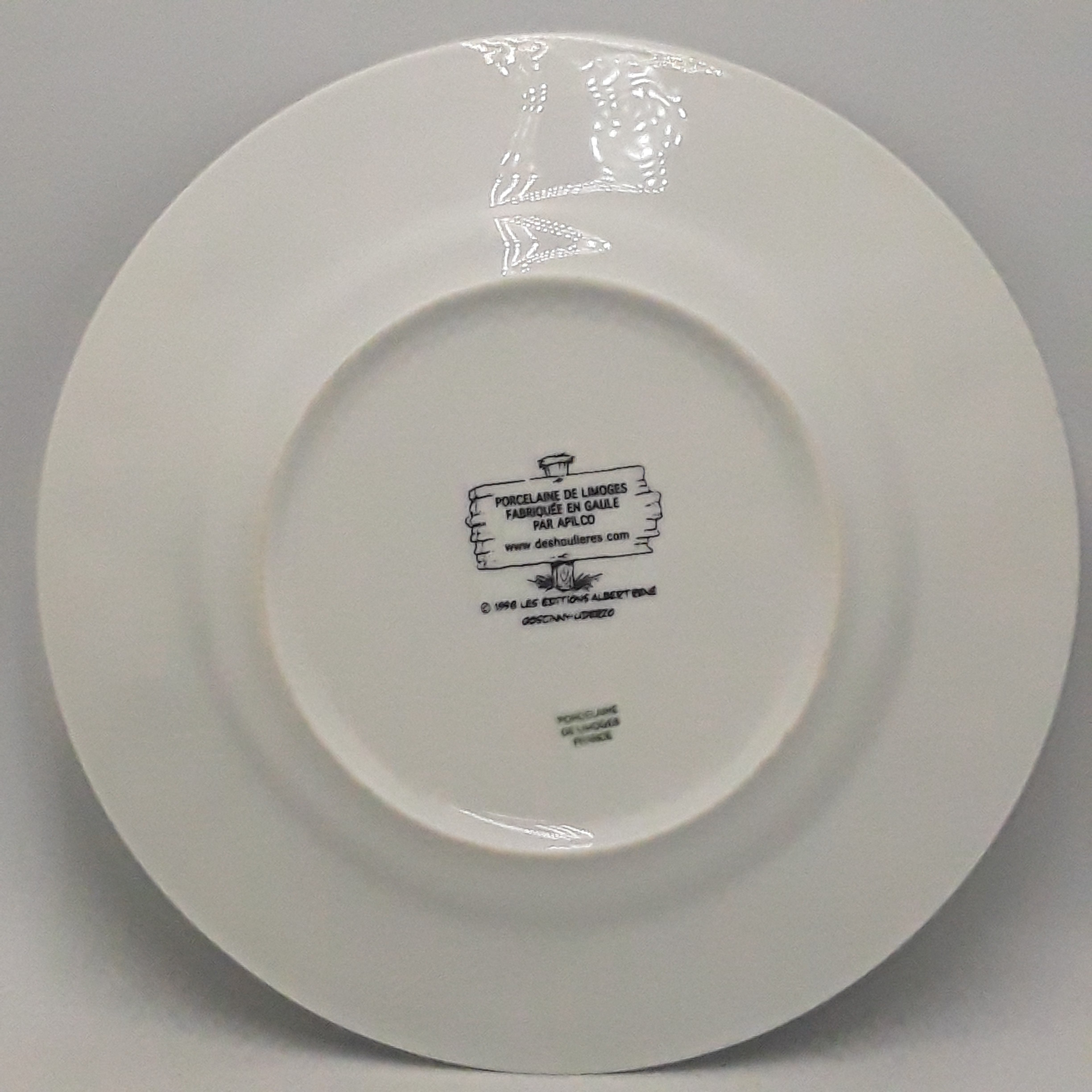 Voir photo 3 de Assiette Asterix ancienne en porcelaine de Limoges Assiette Asterix ancienne en porcelaine de Limoges Bon état reconditionné photo 3