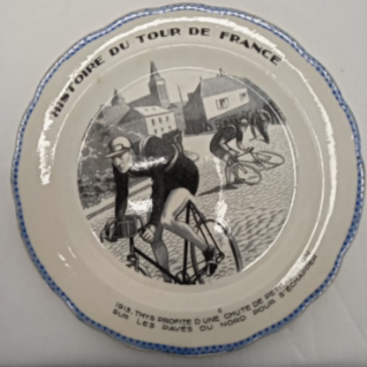 Voir photo 2 de Assiette collection "Tour de France" marque Choisy France Assiette collection "Tour de France" marque Choisy France État correct reconditionné photo 2