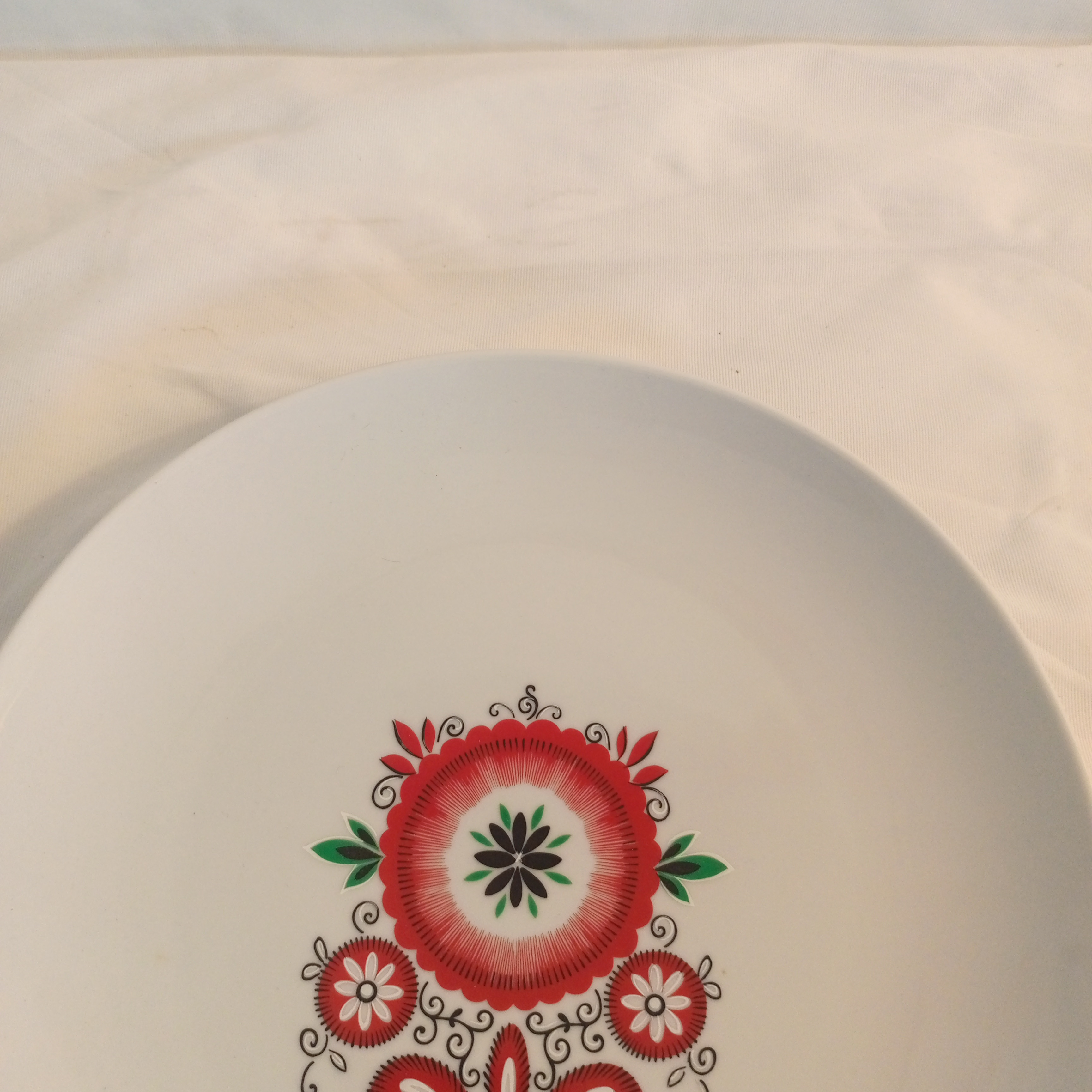 Voir photo 3 de Assiette creuse en porcelaine vintage Assiette creuse en porcelaine vintage État correct reconditionné photo 3