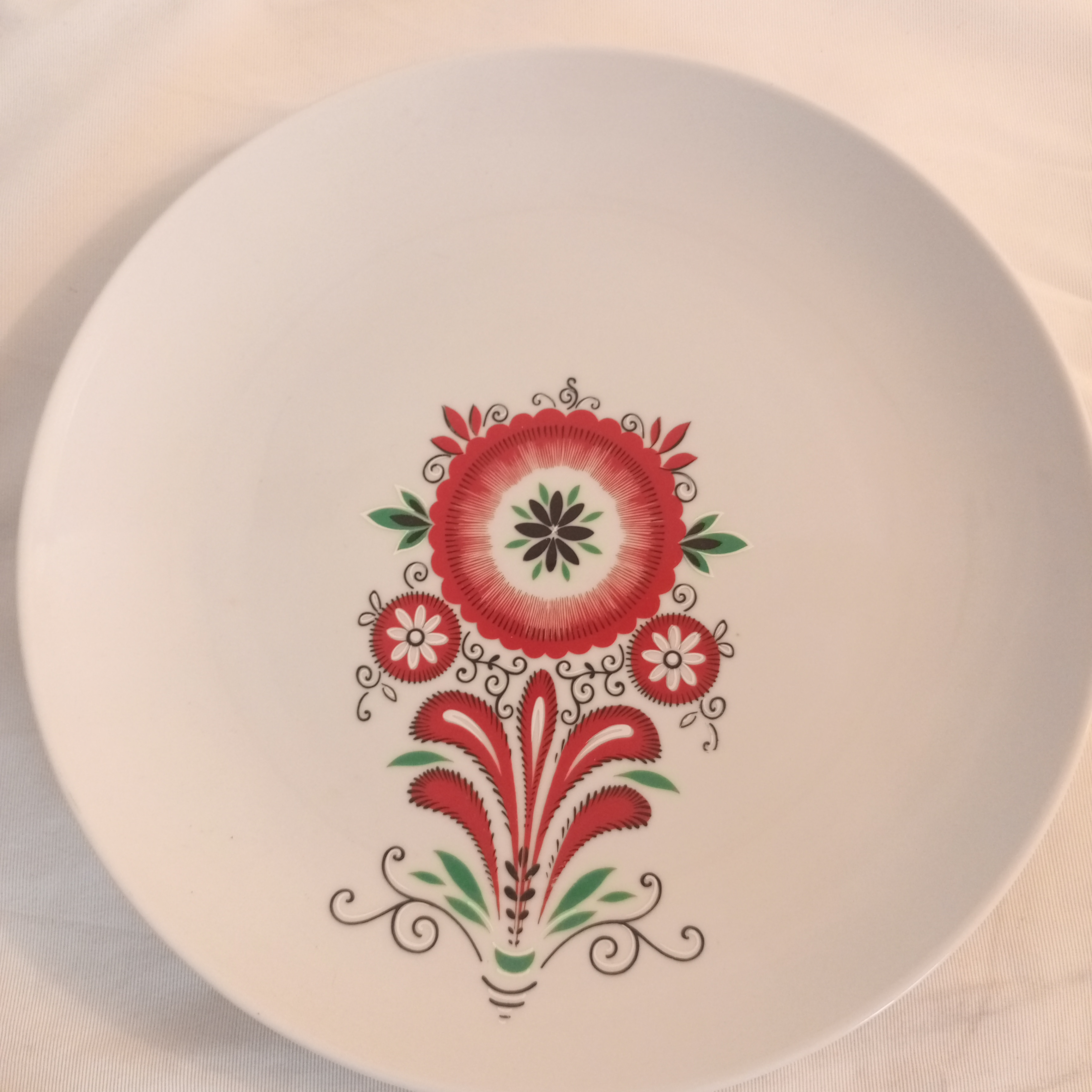 Voir photo 6 de Assiette creuse en porcelaine vintage Assiette creuse en porcelaine vintage État correct reconditionné photo 6