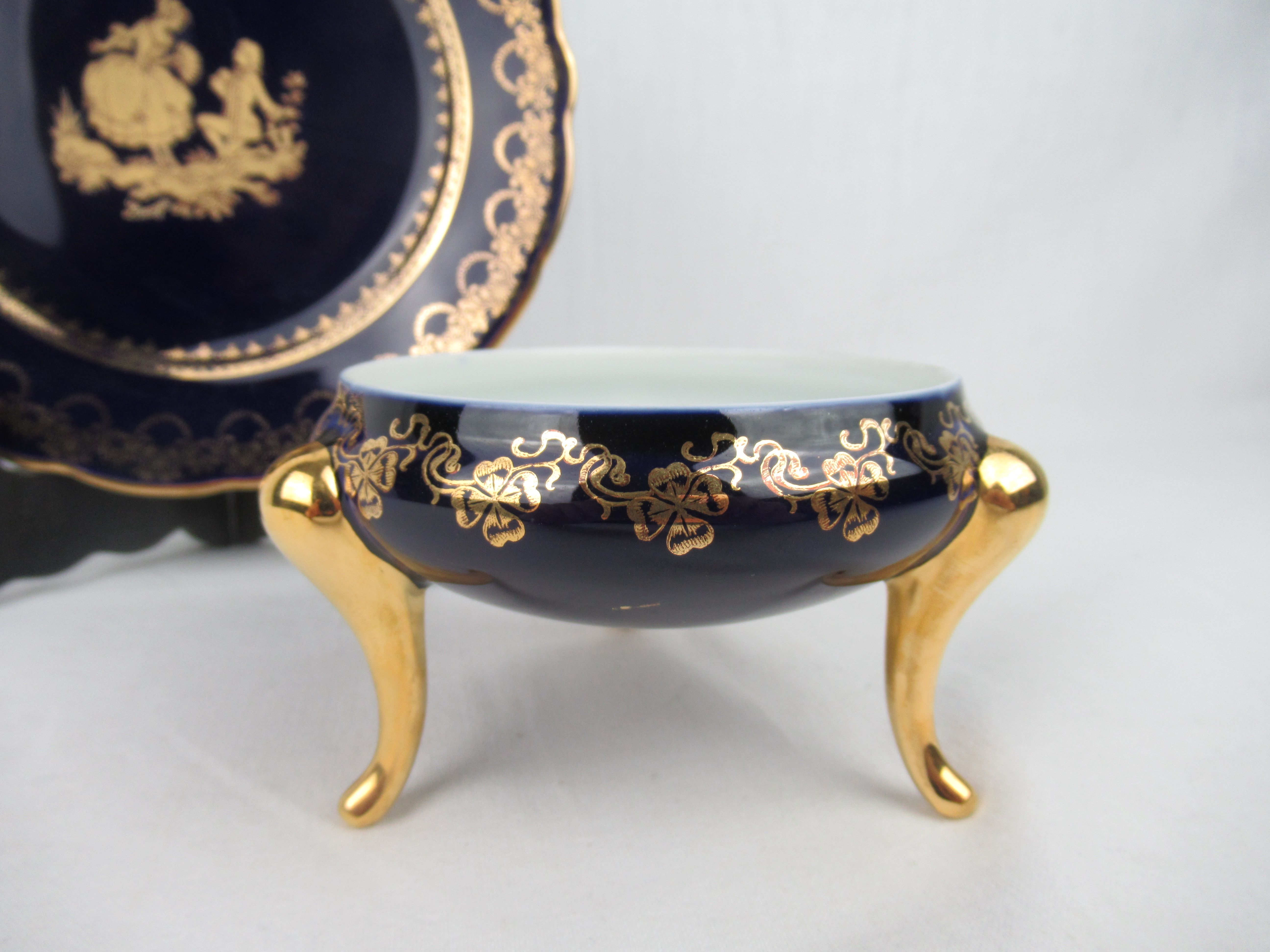 Voir photo 4 de Assiette de collection en porcelaine de Limoges + bonbonnière en très bon état Assiette de collection en porcelaine de Limoges + bonbonnière en très bon état Très bon état reconditionné photo 4