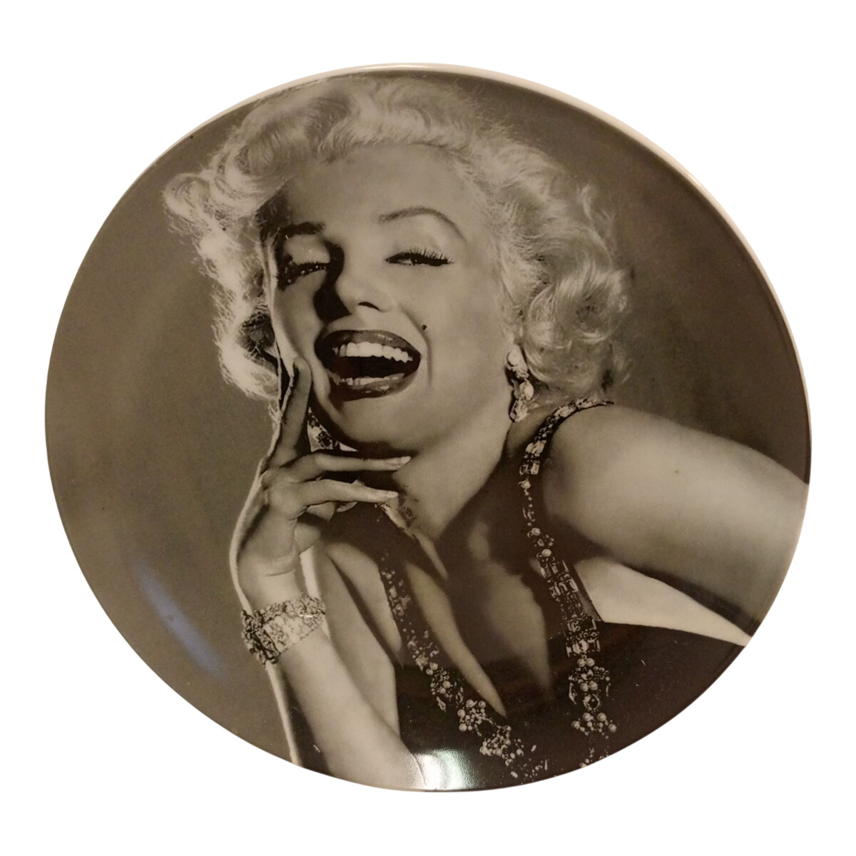 Acheter Assiette de collection Marilyn Monroe État correct - 11,00 € Assiette de collection Marilyn Monroe État correct reconditionné disponible sur Label Emmaüs