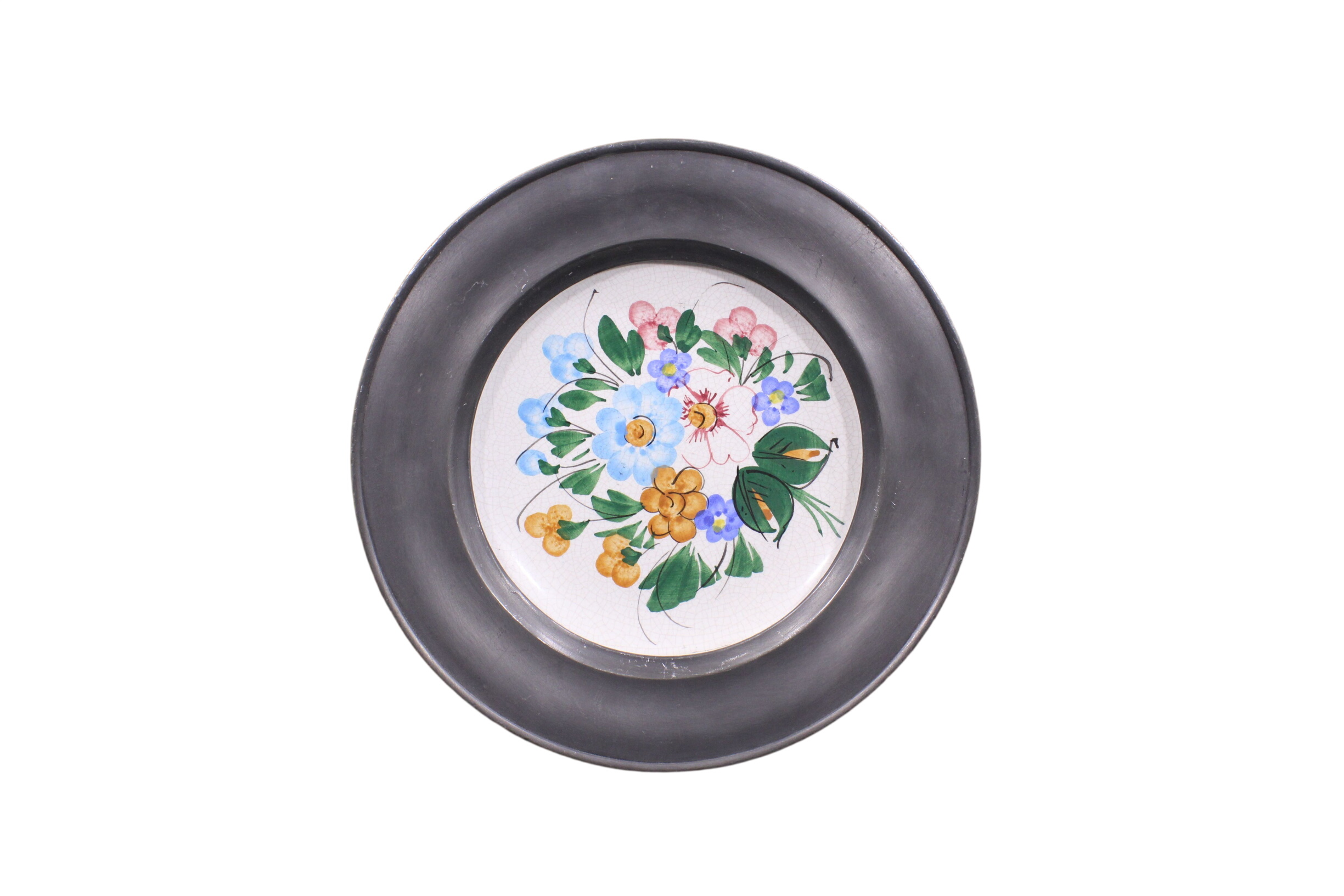 Assiette décorative en céramique / Florale - Signé Handbemalt - 30,00 € Assiette décorative en céramique / Florale - Signé Handbemalt reconditionné disponible sur Label Emmaüs