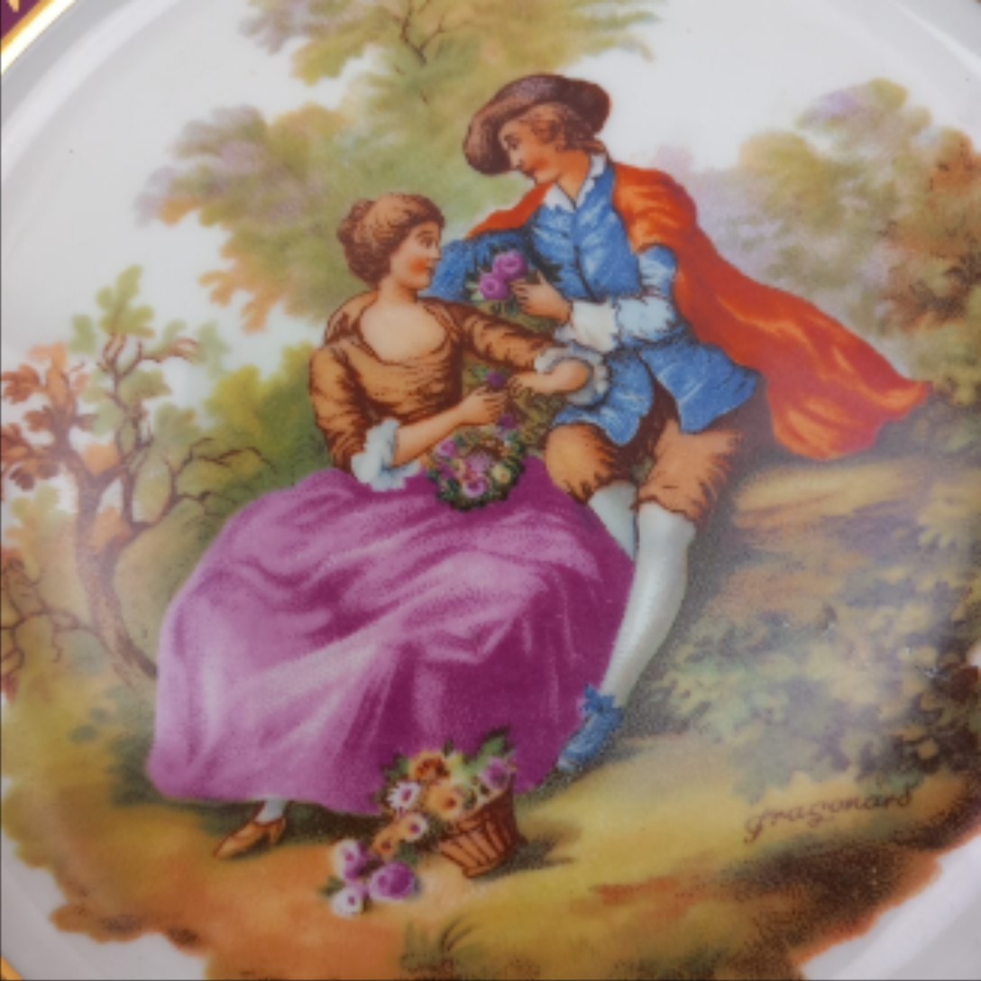 Voir photo 2 de Assiette décorative en porcelaine bavaroise Winter Ling, scène galante signée Fragonard Assiette décorative en porcelaine bavaroise Winter Ling, scène galante signée Fragonard Bon état reconditionné photo 2