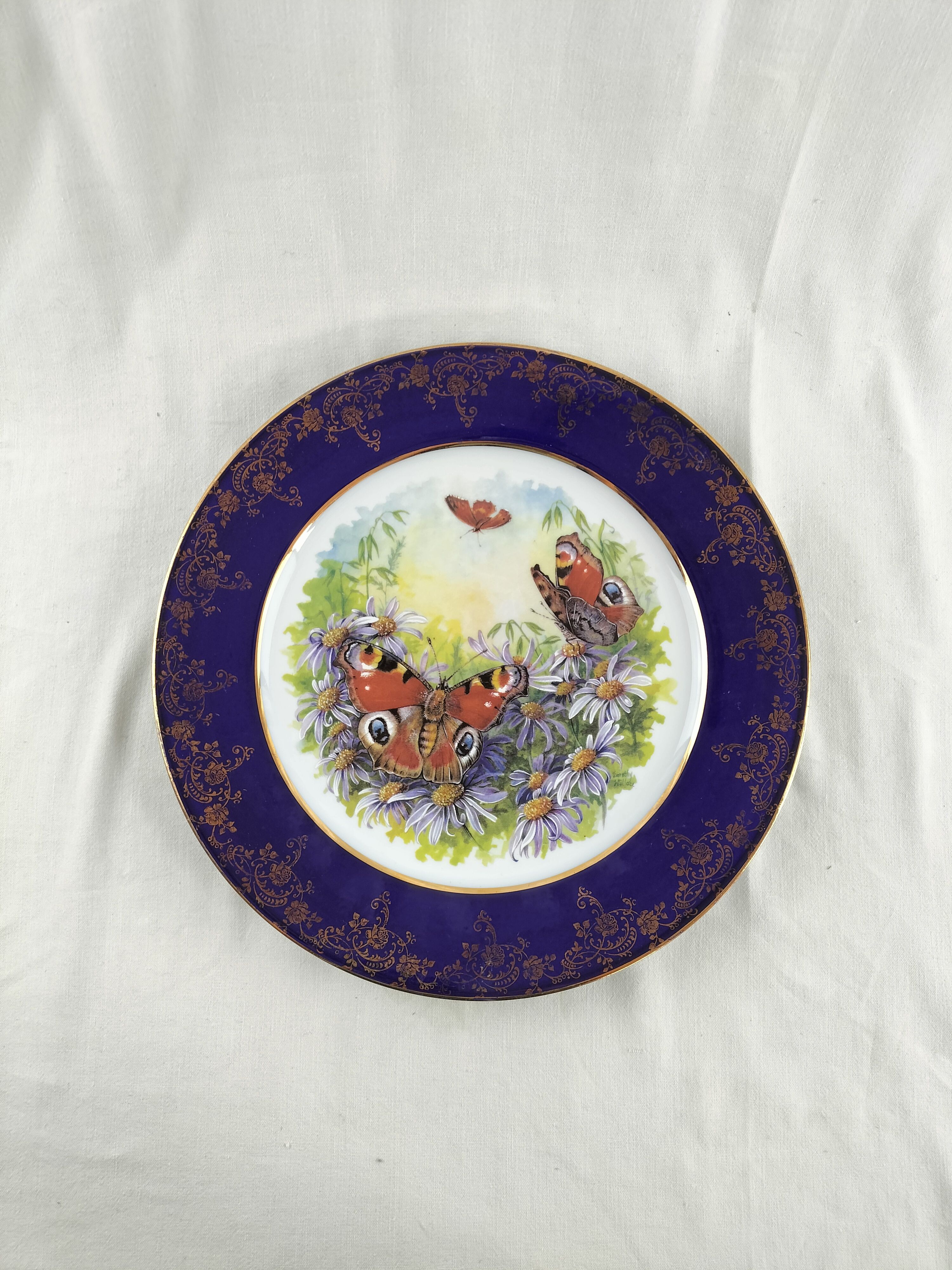 Voir photo 11 de ✨ Assiette décorative en porcelaine de Limoges – Papillons & fleurs – Bleu de Four et or ✨ ✨ Assiette décorative en porcelaine de Limoges – Papillons & fleurs – Bleu de Four et or ✨ reconditionné photo 11