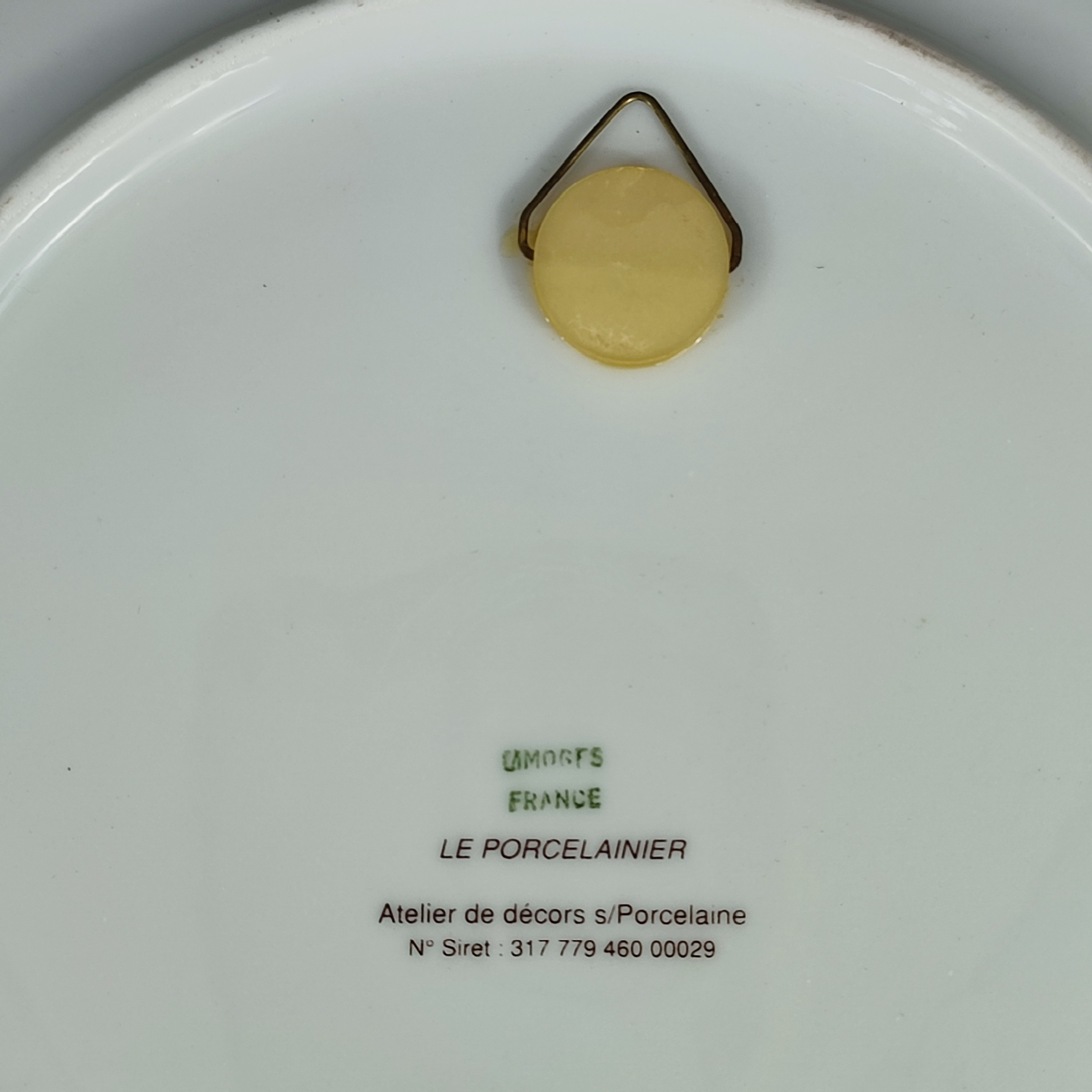Voir photo 4 de Assiette décorative en porcelaine de Limoges - scène champêtre du 19ième siècle Assiette décorative en porcelaine de Limoges - scène champêtre du 19ième siècle Bon état reconditionné photo 4