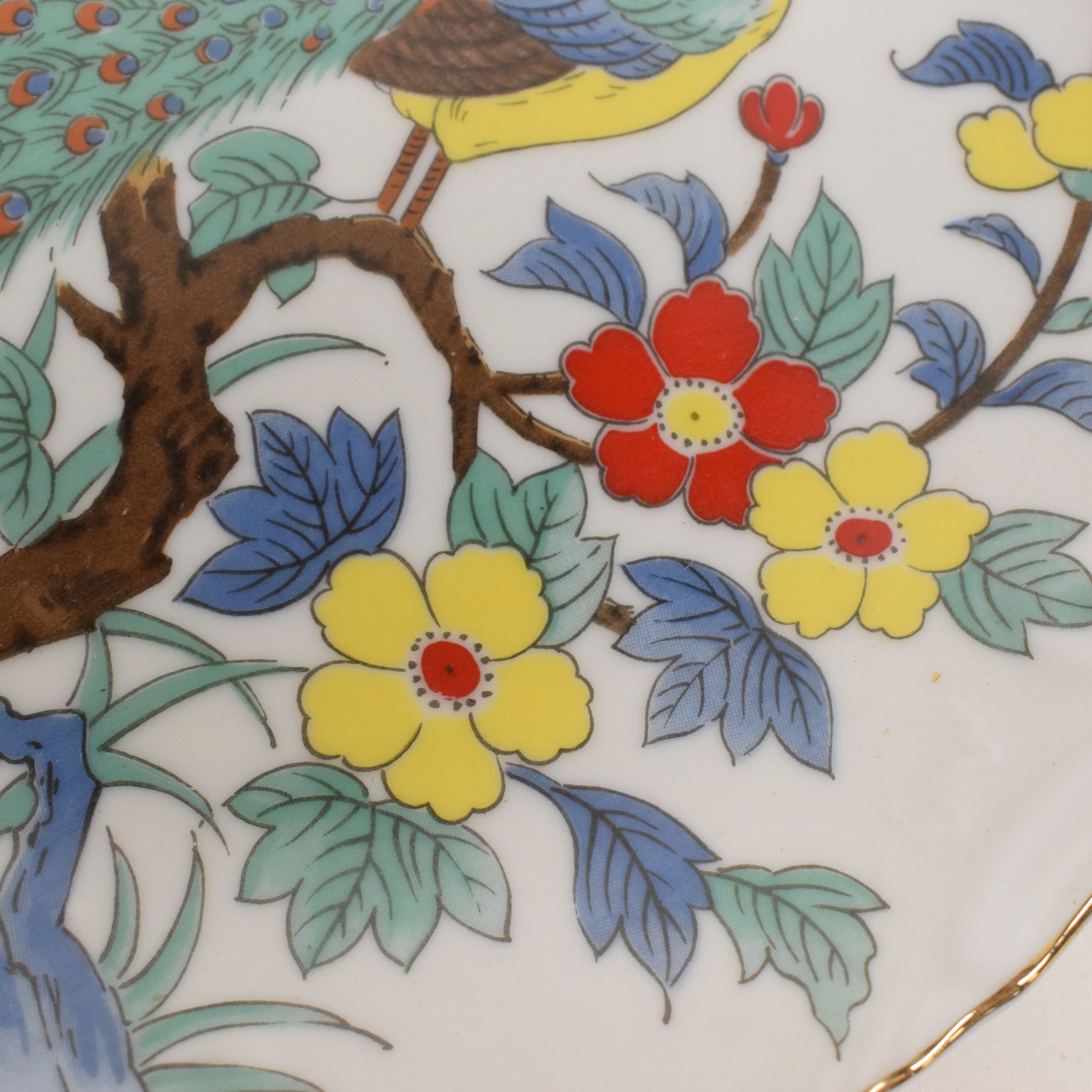 Voir photo 2 de Assiette décorative paon sur branches fleurie fabriqué au Japon Assiette décorative paon sur branches fleurie fabriqué au Japon Bon état reconditionné photo 2