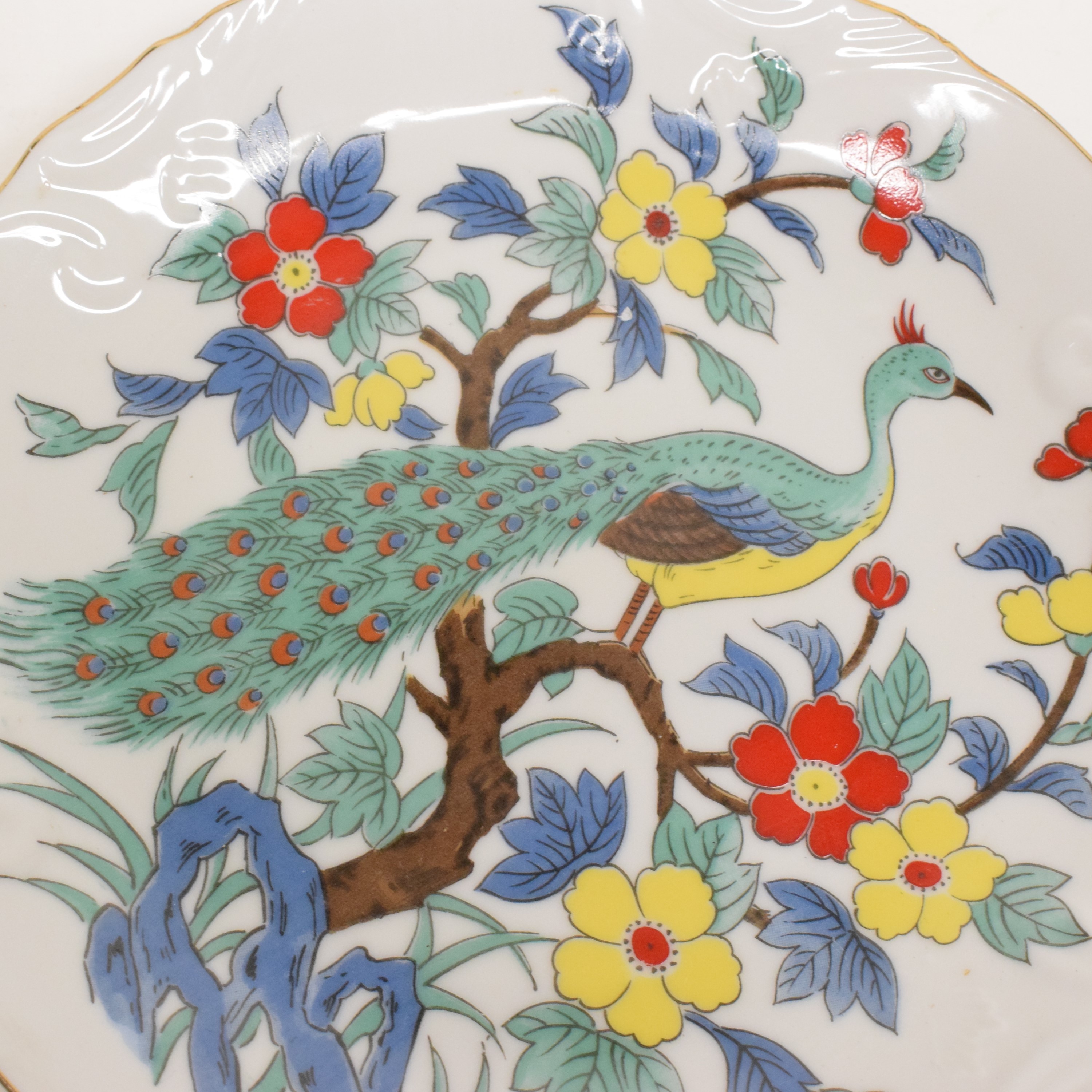 Voir photo 3 de Assiette décorative paon sur branches fleurie fabriqué au Japon Assiette décorative paon sur branches fleurie fabriqué au Japon Bon état reconditionné photo 3