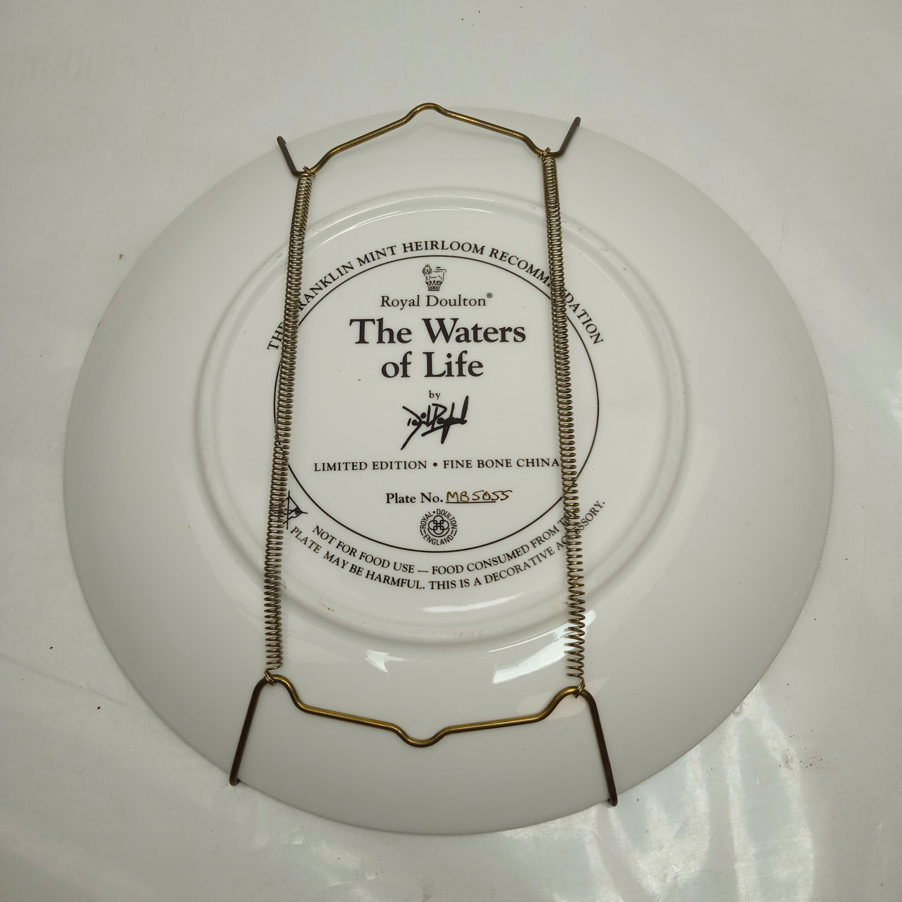 Voir photo 2 de Assiette décorative The Franklin Mint "The Waters Of Life" Assiette décorative The Franklin Mint "The Waters Of Life" Bon état reconditionné photo 2