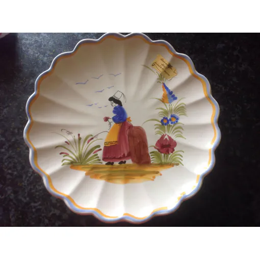 Acheter Assiette Dentelée Décor À La Bretonne Numérotée occasion - 12,00 € Assiette Dentelée Décor À La Bretonne Numérotée occasion reconditionné disponible sur Rakuten