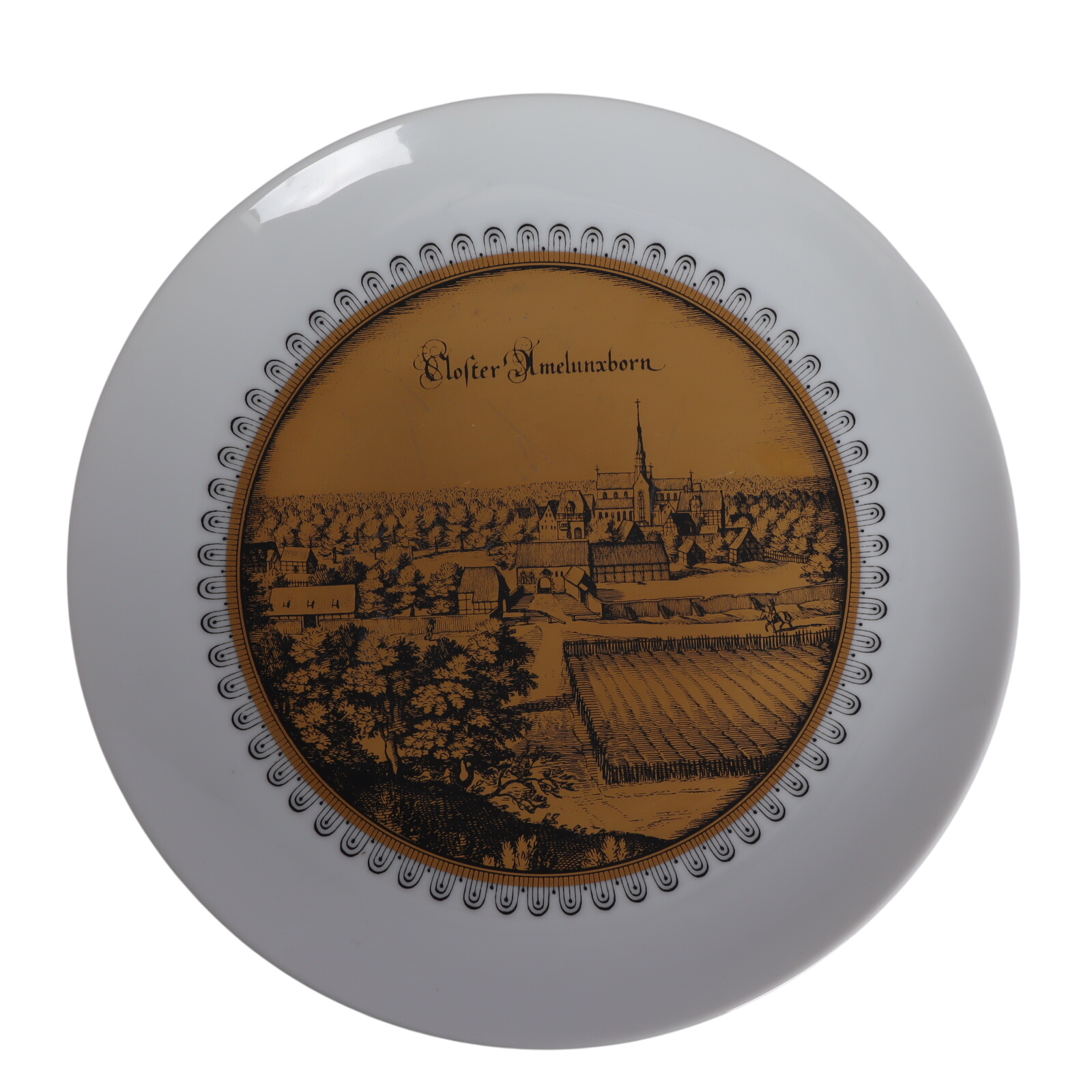 Assiette Murale de Collection En Porcelaine de Fürstenberg – Kloster Amelunxborn Bon état - 15,40 € Assiette Murale de Collection En Porcelaine de Fürstenberg – Kloster Amelunxborn Bon état reconditionné disponible sur Label Emmaüs