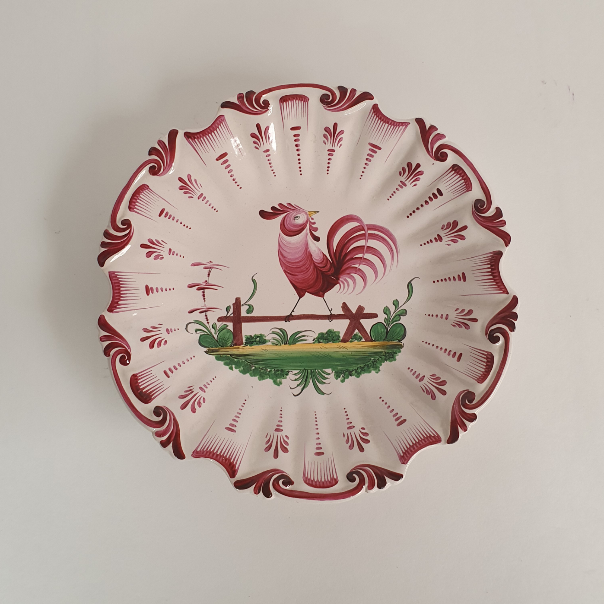 Acheter Assiette murale en faïence décor Strasbourg fait main Bon état - 10,00 € Assiette murale en faïence décor Strasbourg fait main Bon état reconditionné disponible sur Label Emmaüs
