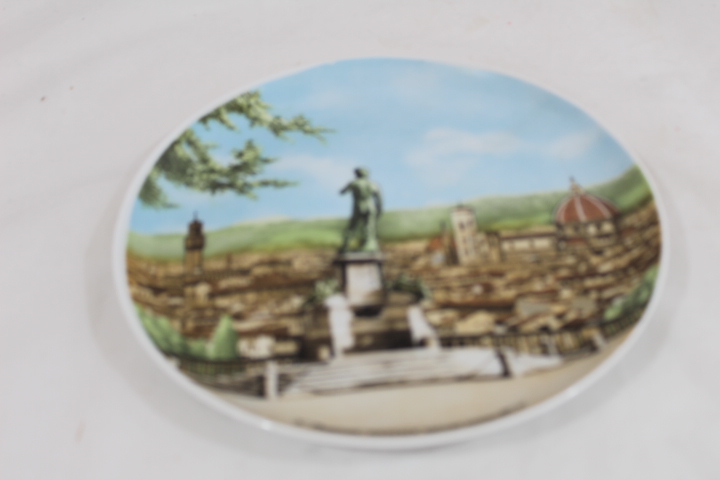 Assiette murale en porcelaine FIRENZE-PIAZZALE MICHELANGELO Très bon état - 10,00 € Assiette murale en porcelaine FIRENZE-PIAZZALE MICHELANGELO Très bon état reconditionné disponible sur Label Emmaüs