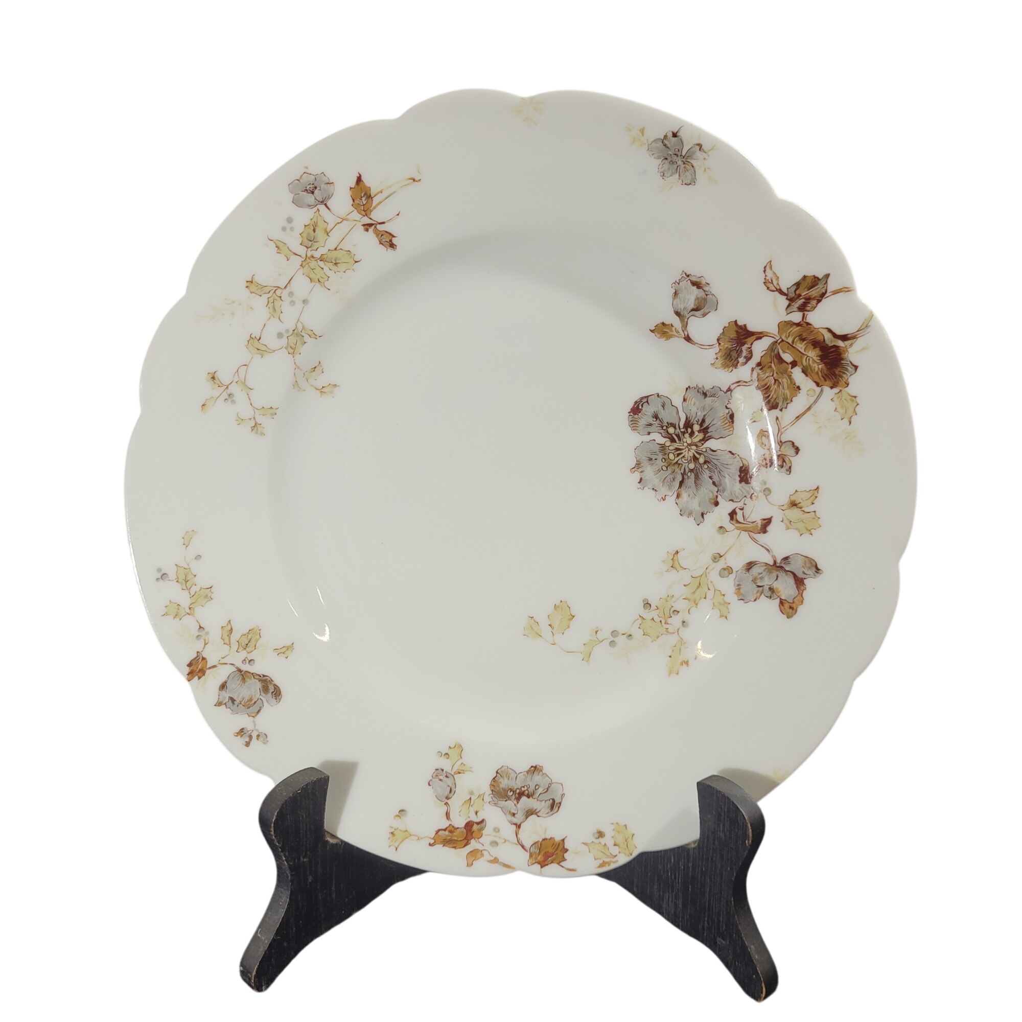 Assiette plate en porcelaine de Limoges Haviland & Co - Décor floral automnal Très bon état - 12,00 € Assiette plate en porcelaine de Limoges Haviland & Co - Décor floral automnal Très bon état reconditionné disponible sur Label Emmaüs